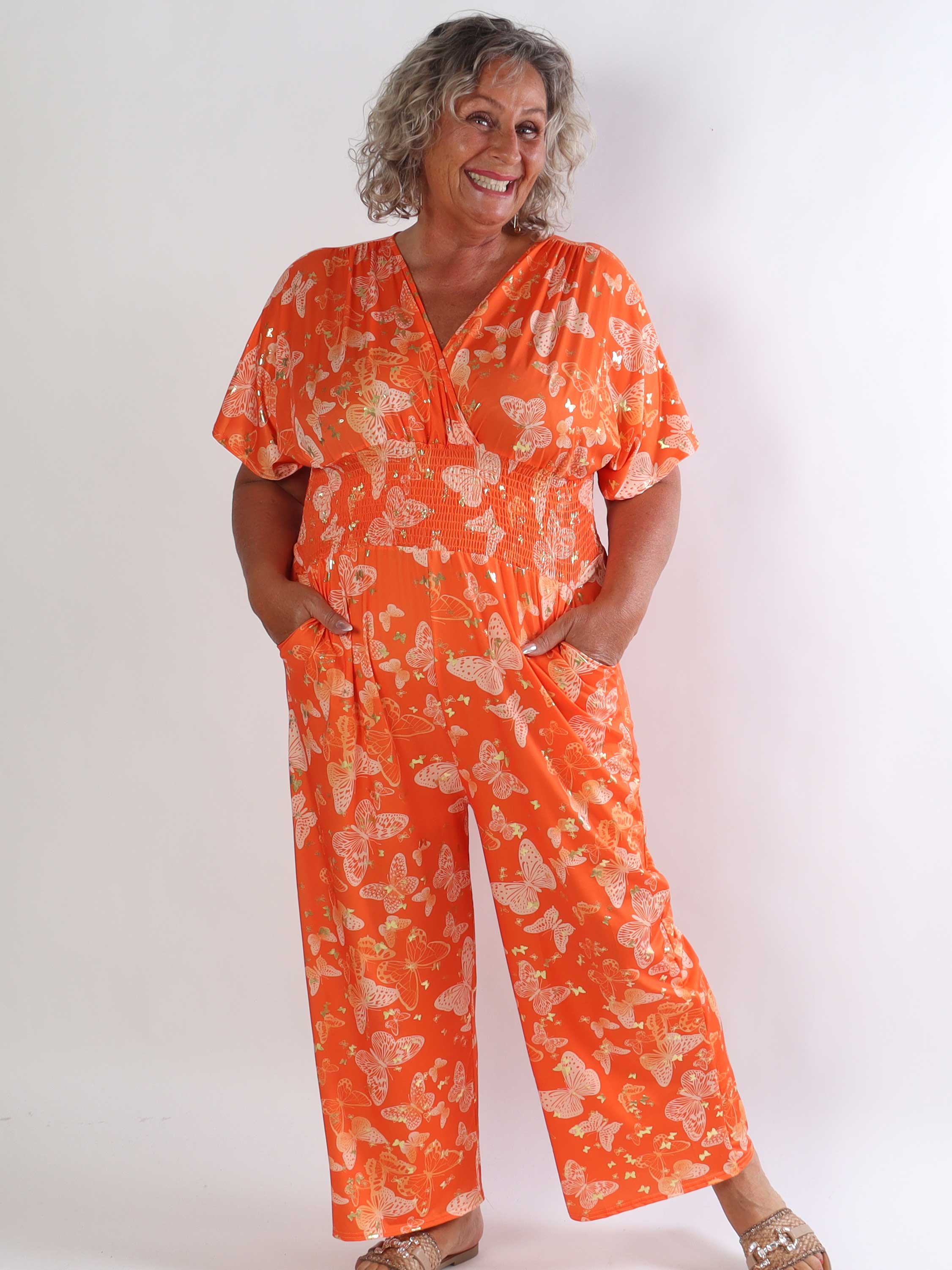 Pams Butterfly Jumpsuit - Elastisk plus size buksedragt i sommerfugleprint