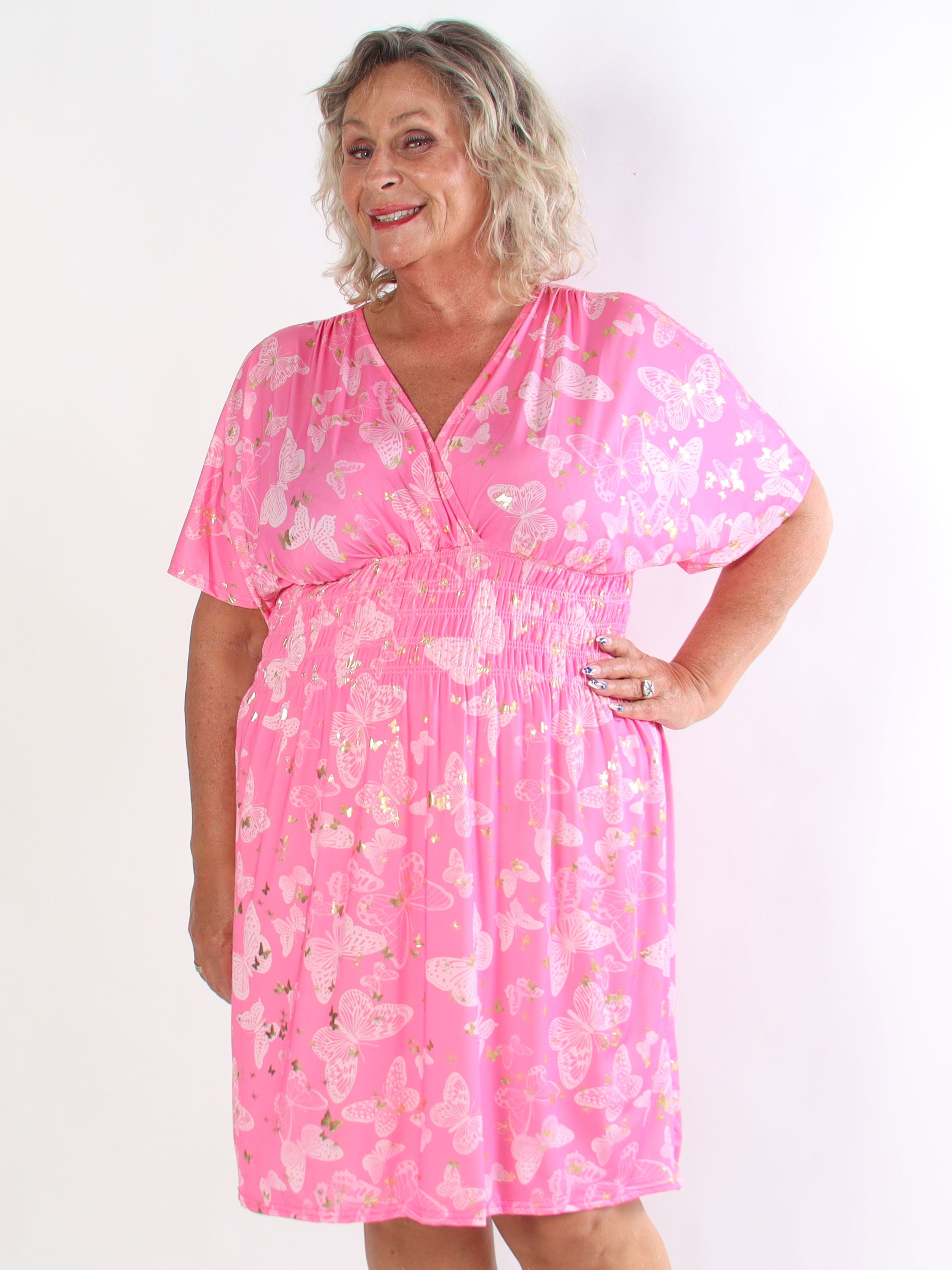 Pams Butterfly Short - Elastisk plus size kjole med sommerfugleprint