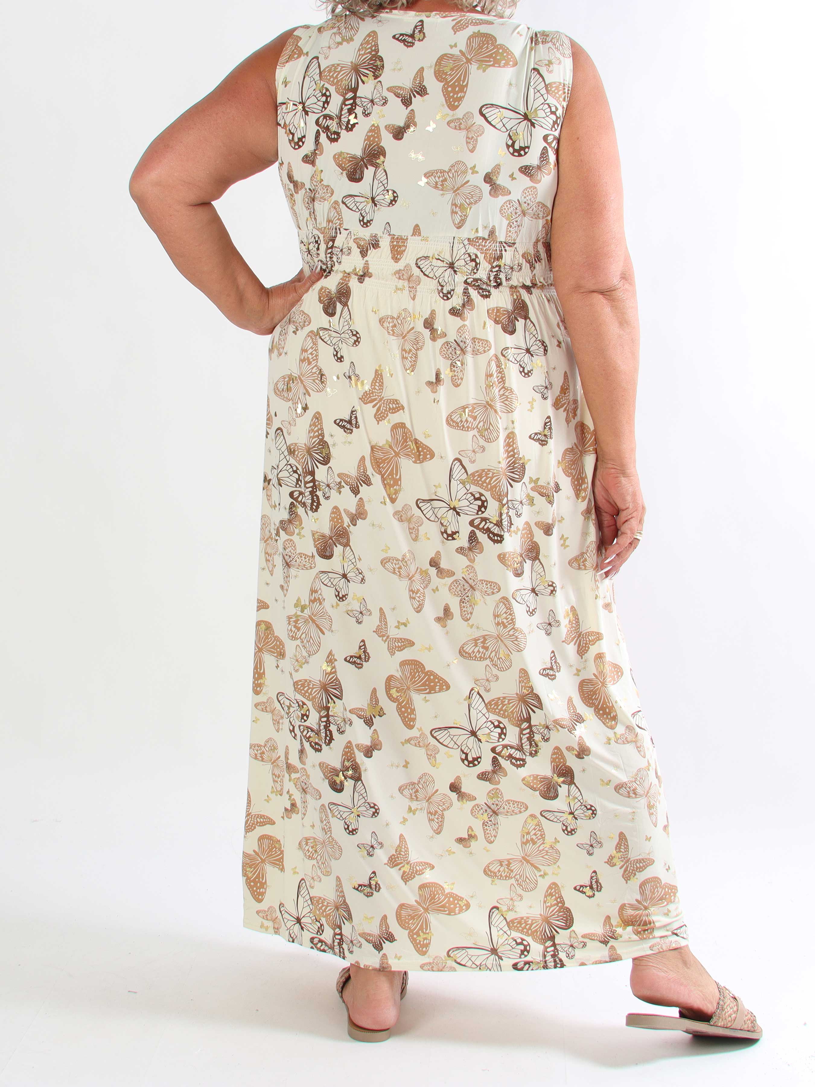Pams Butterfly Sleeveless - Lang plus size kjole med sommerfugleprint og gulddetaljer