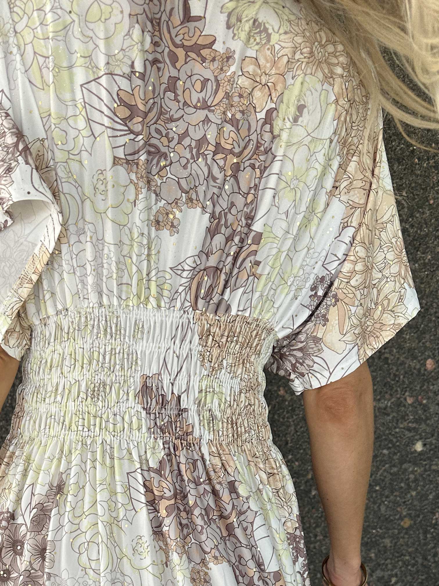 Pams Coachella - Elastisk kjole med farvet mønster