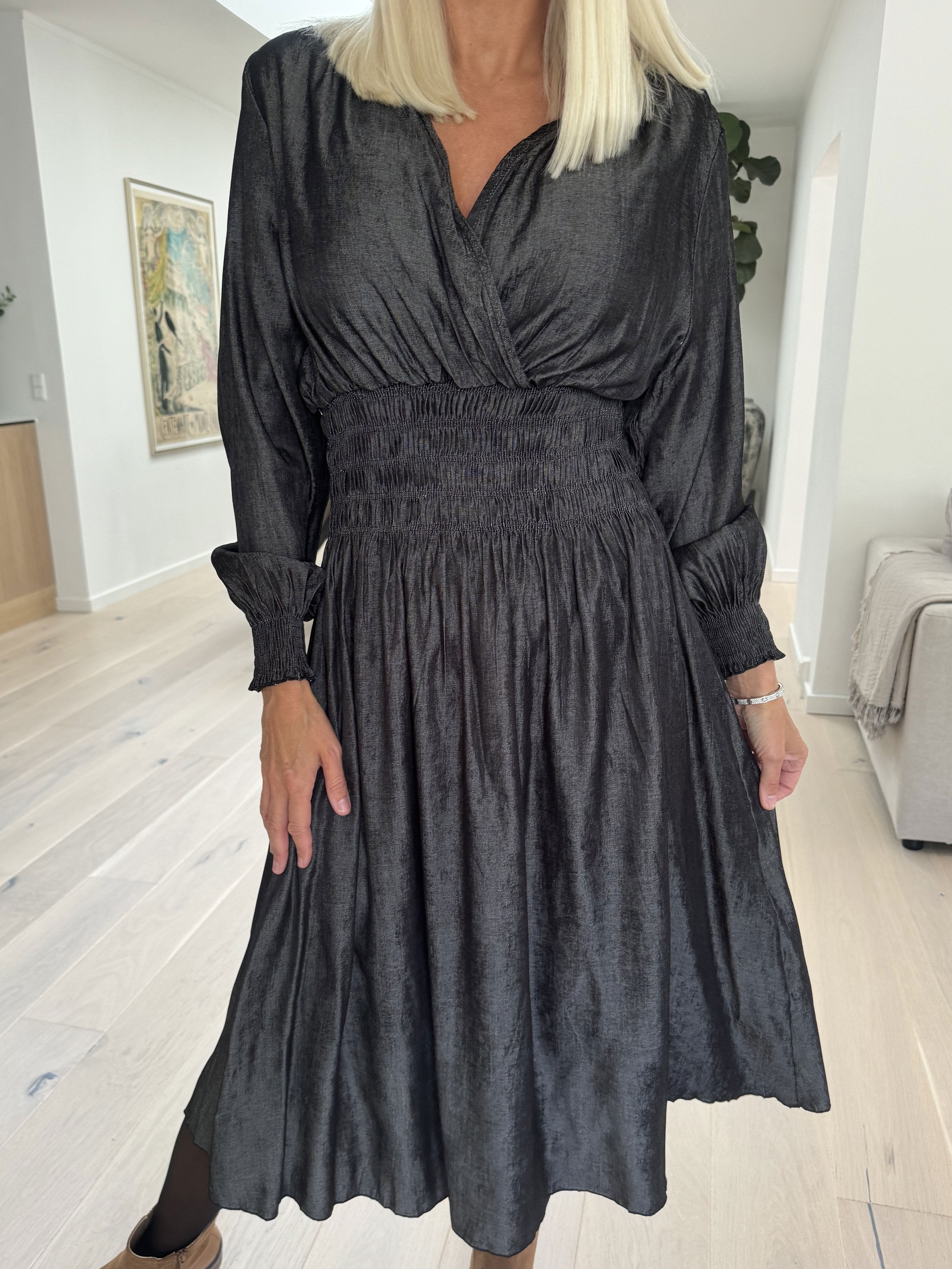 Pams Denim Midi L/S - Kjole med smock i livet