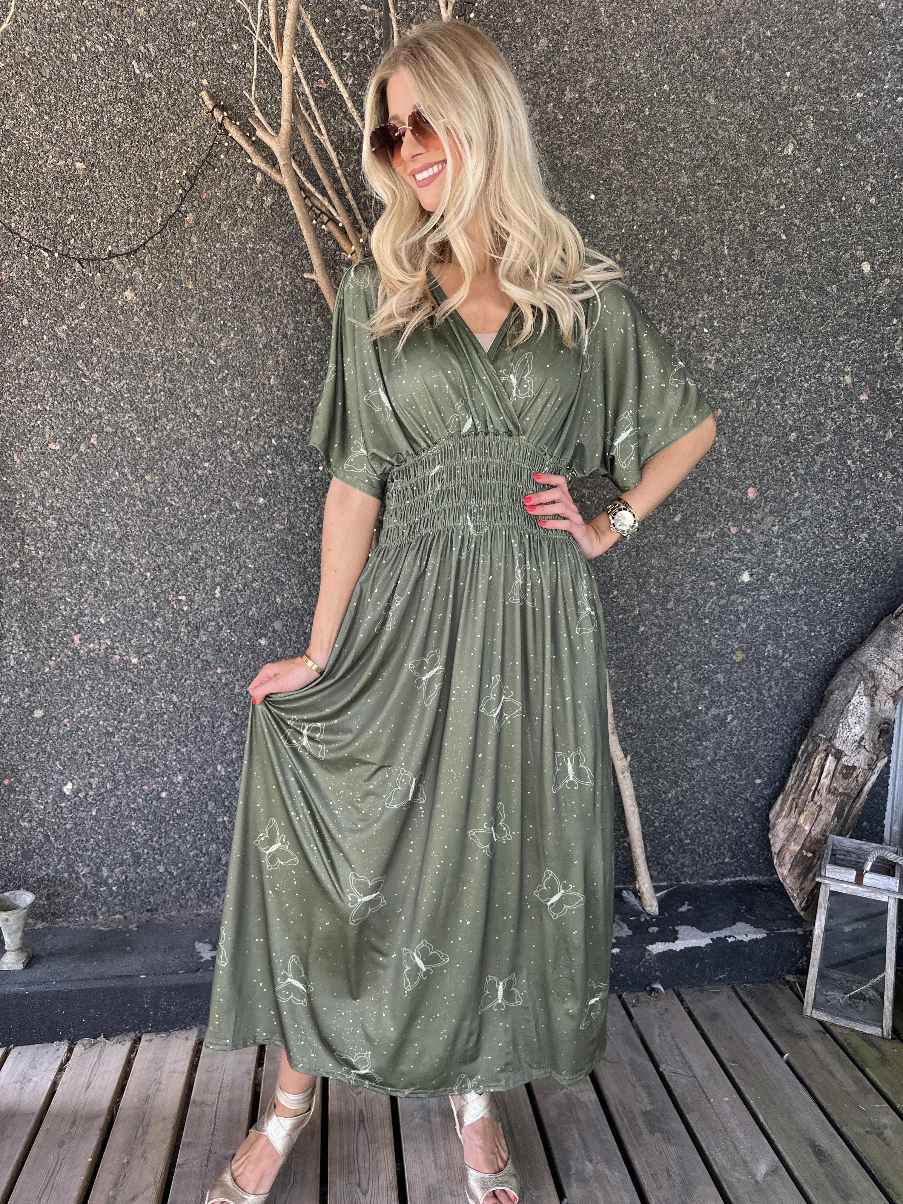 Pams Dust - Elastisk kjole med sommerfugle og guld støv