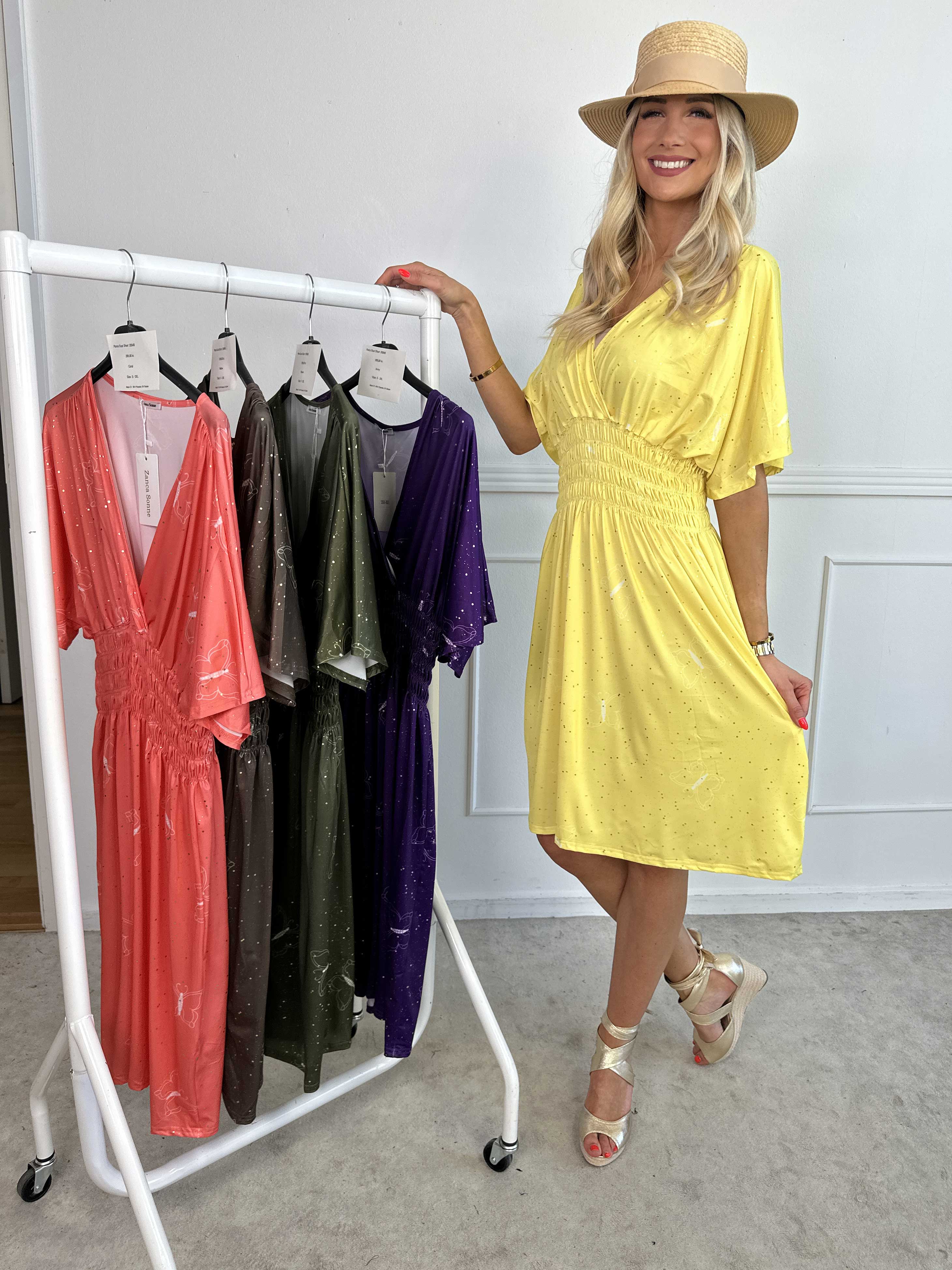 Pams Dust Short - Elastisk kjole med sommerfugle og guld støv