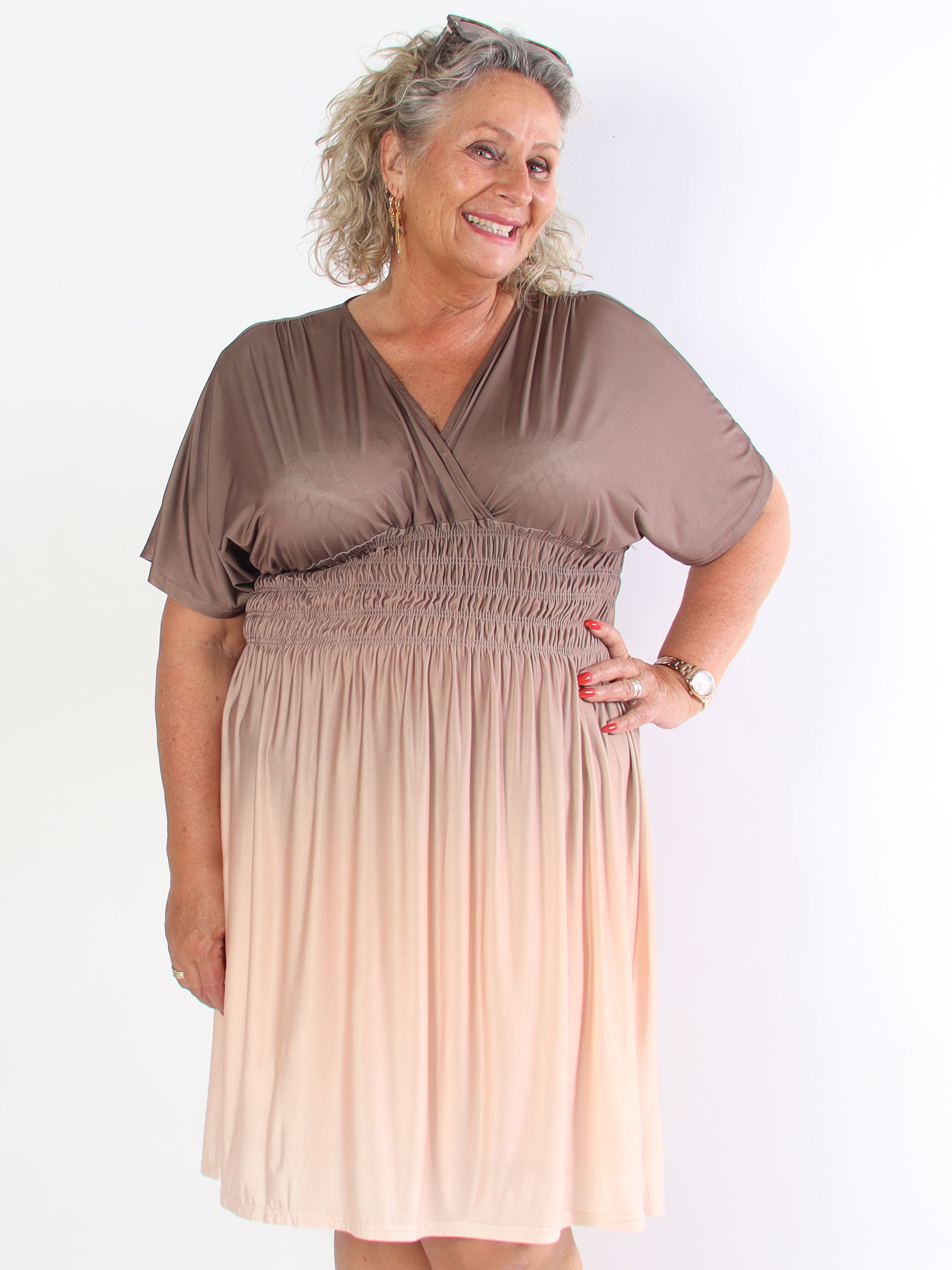 Pams Fade Short - Flerfarvet elastisk plus size kjole