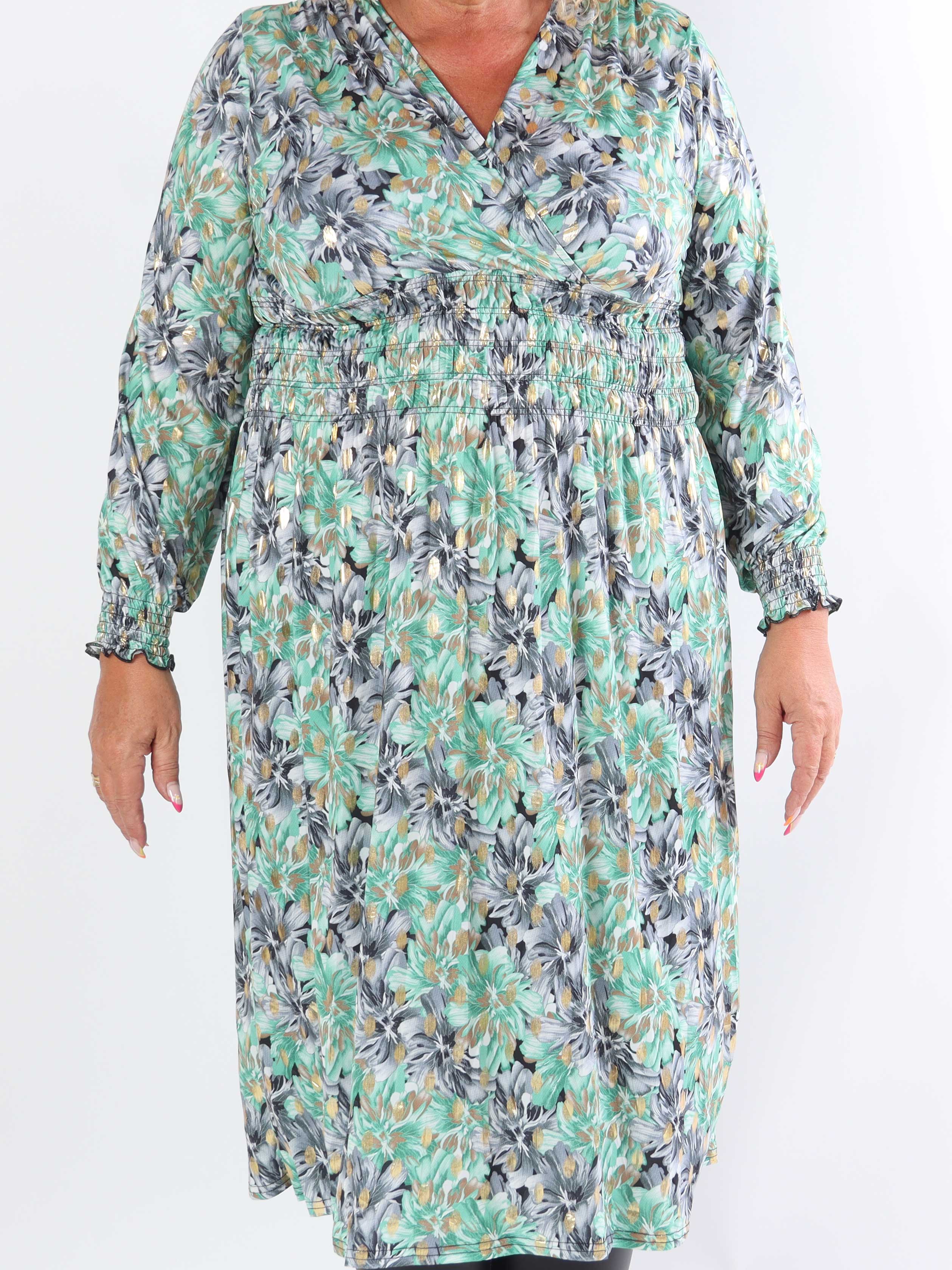 Pams Floral Midi L/S - Elastisk plus size kjole i krølfrit stof