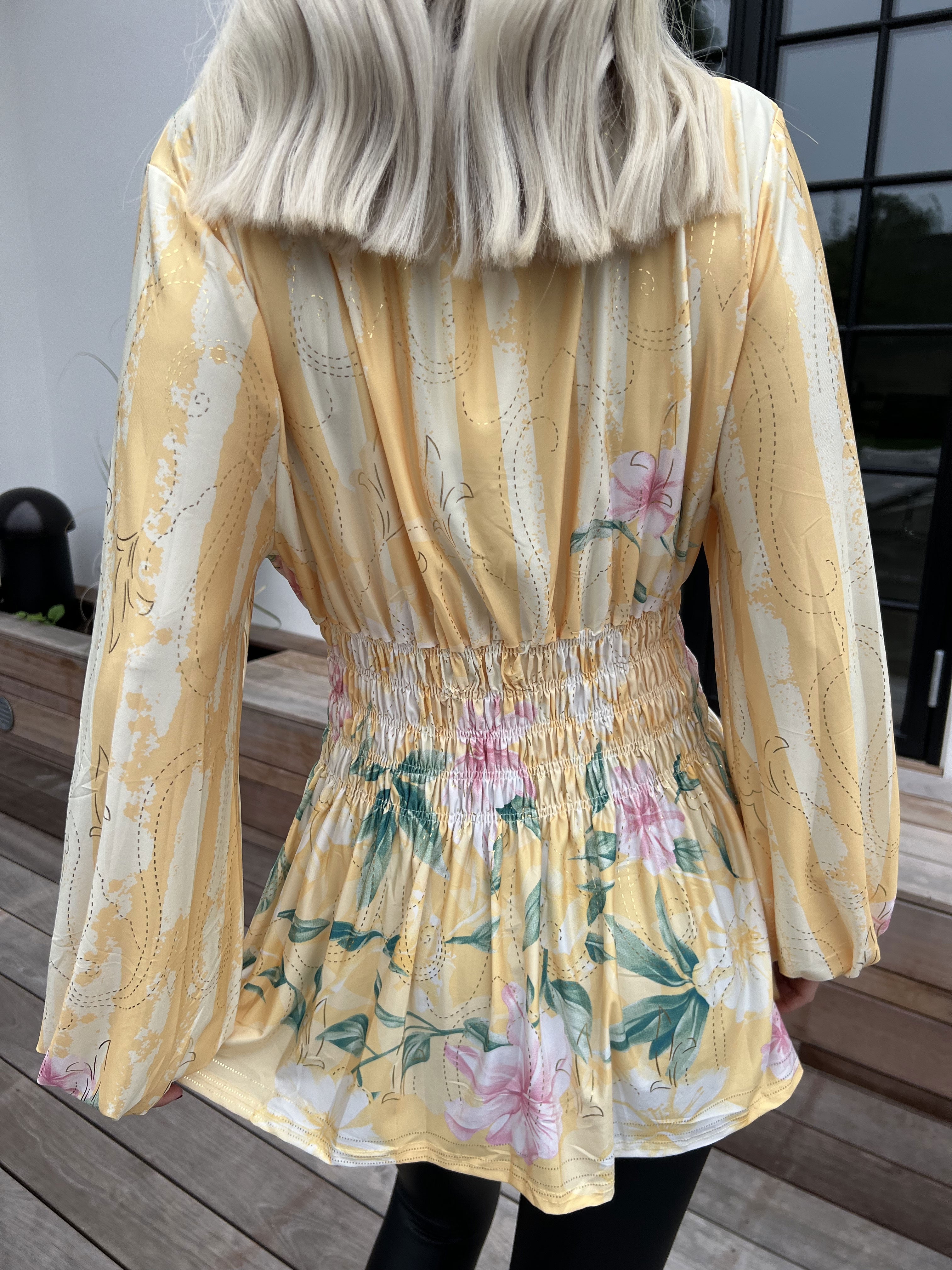 Pams Floral Stripe Shirt L/S - Elastisk bluse med blomsterprint og guld detaljer
