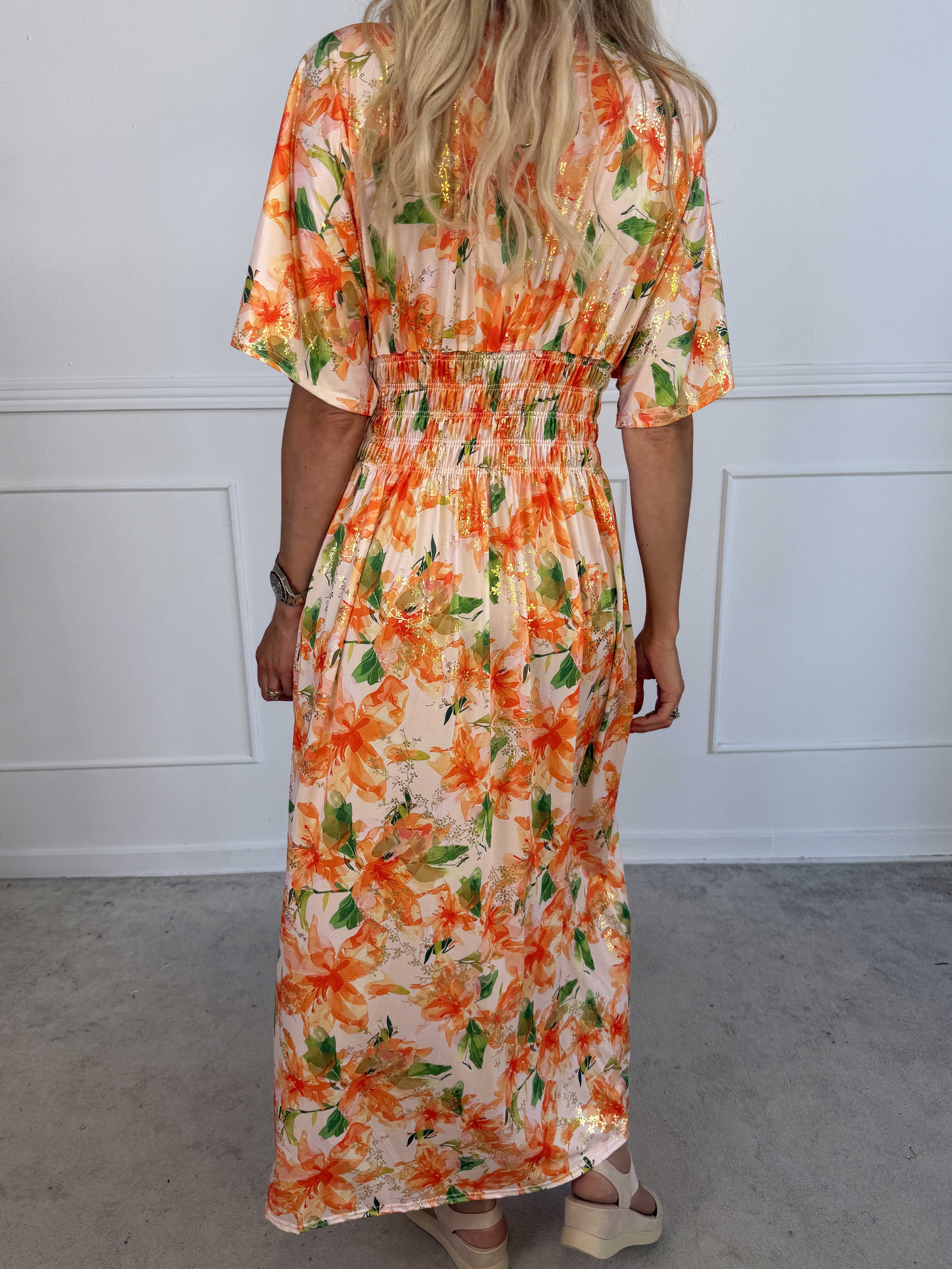 Pams Flourish - Lang elastisk kjole med fine blomster og guld blade