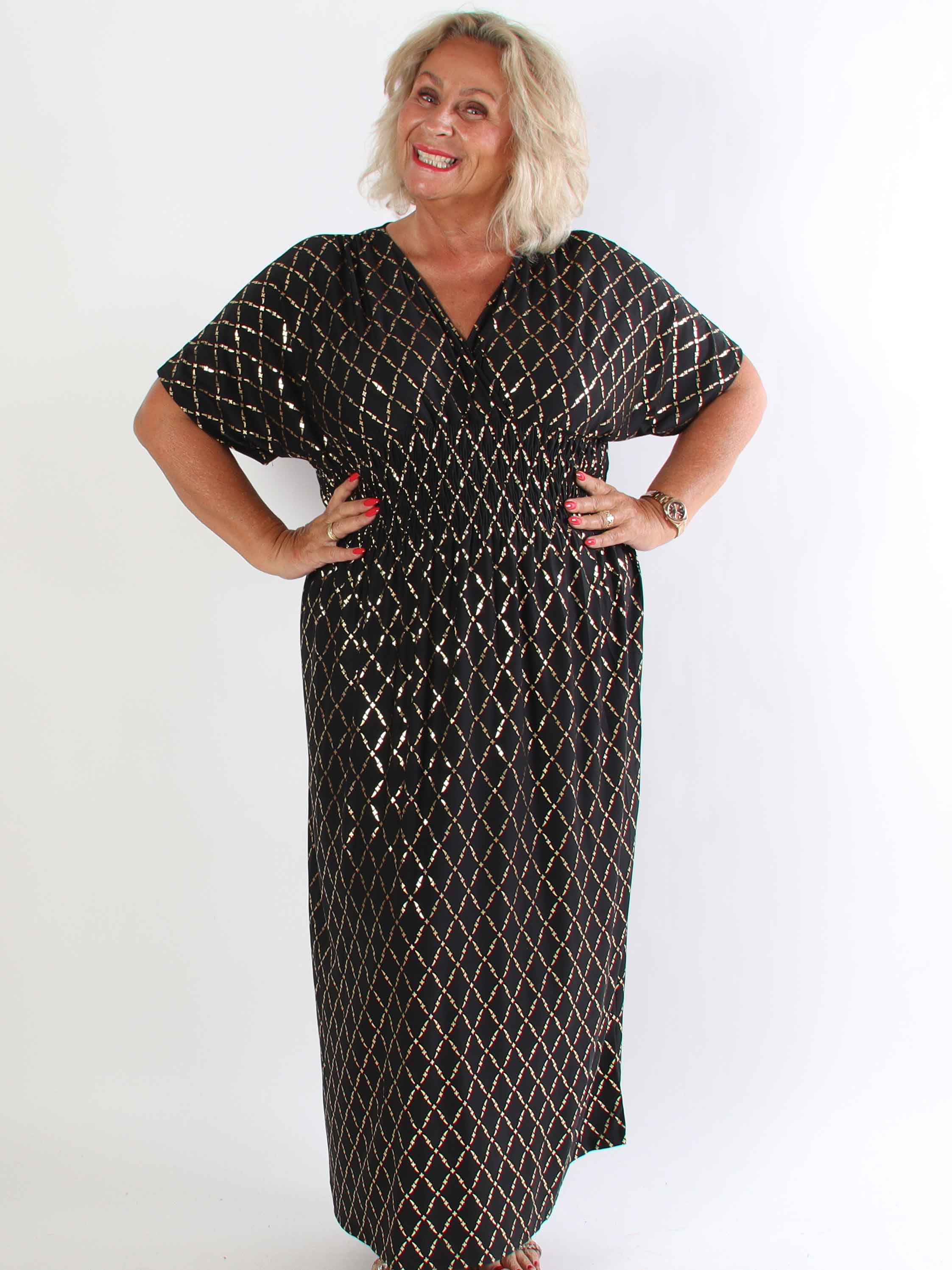 Pams Gold Check - Lang elastisk plus size kjole med guld detaljer