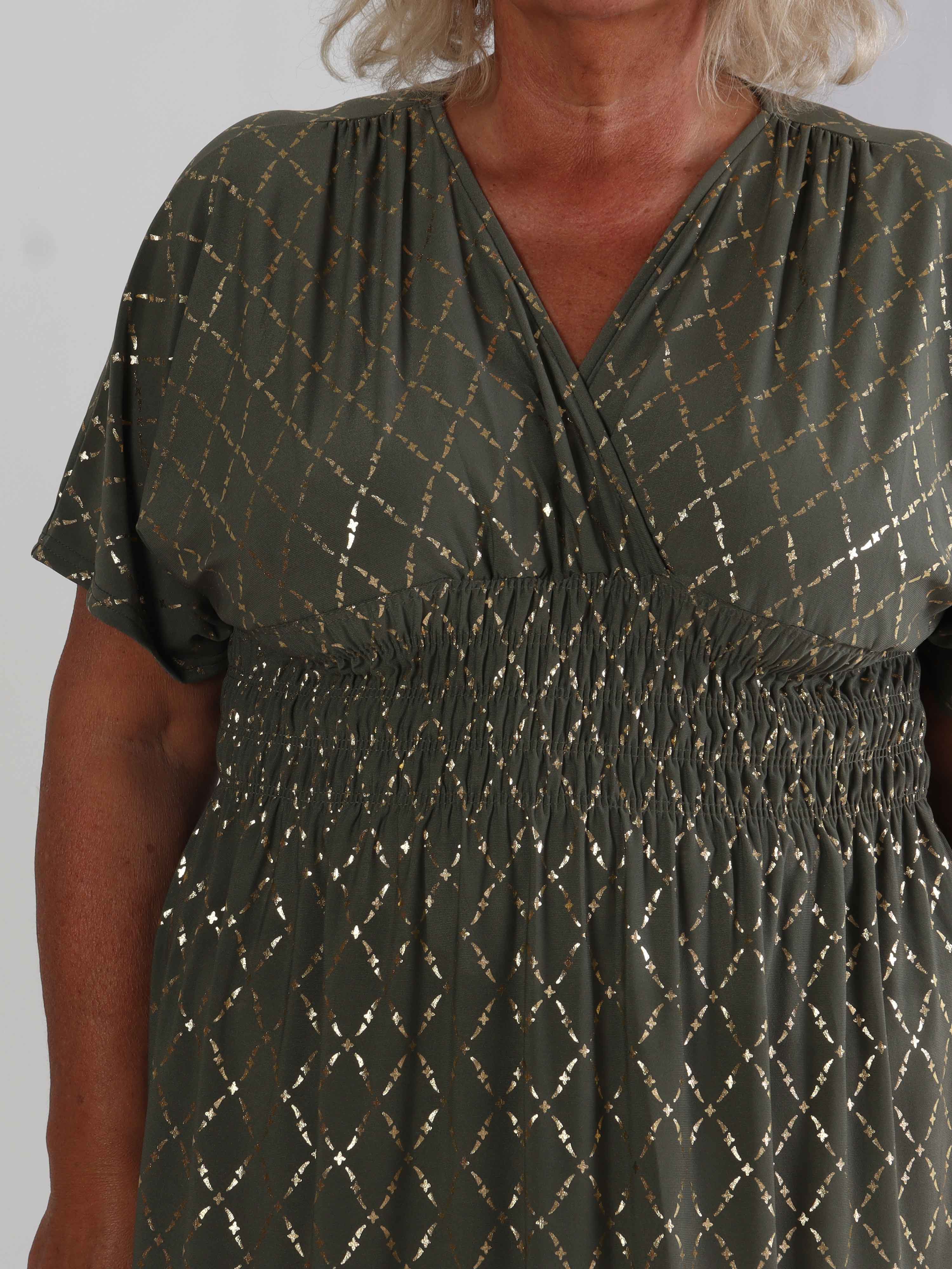 Pams Gold Check Short - Kort elastisk plus size kjole med guld detaljer