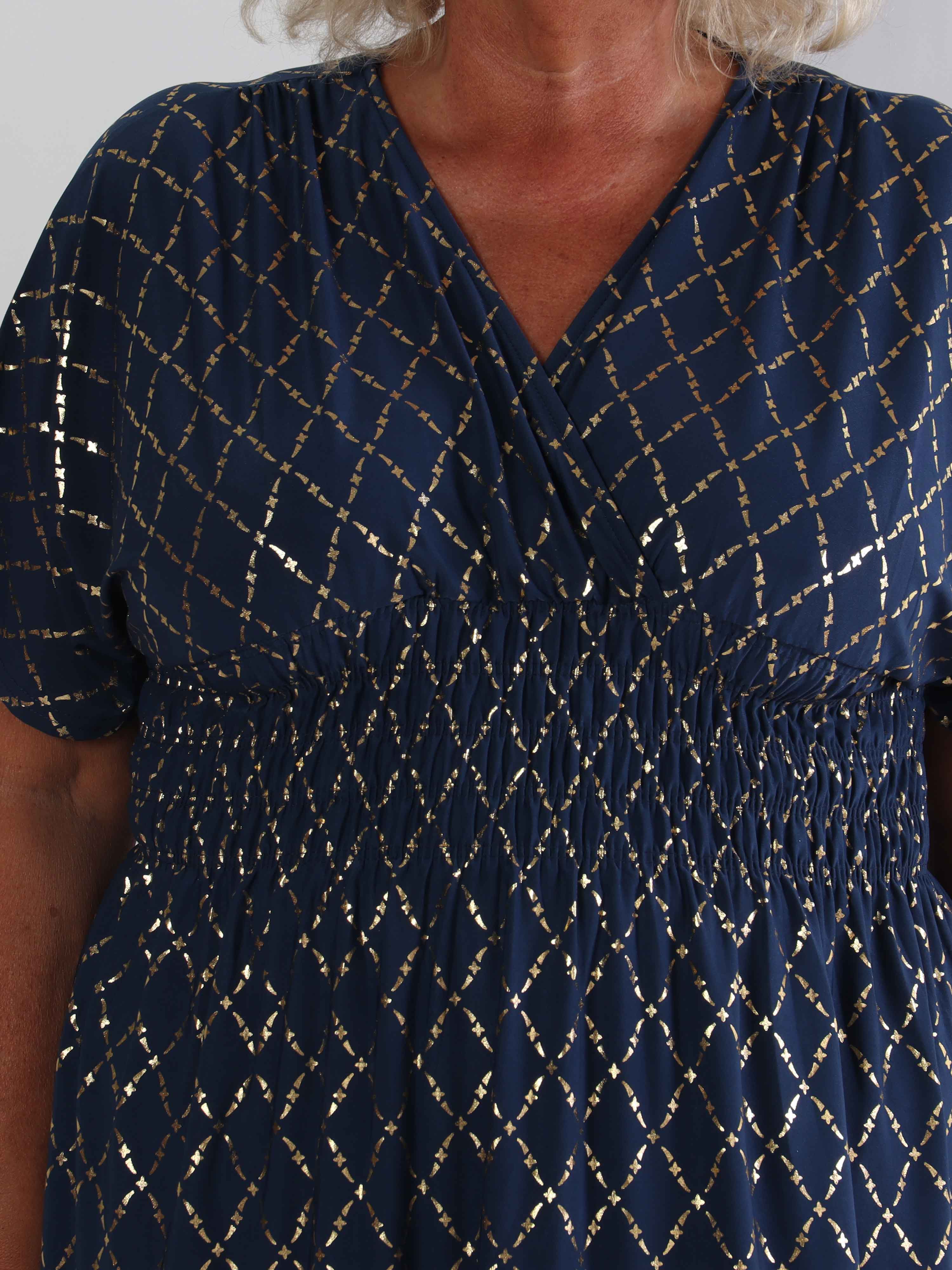 Pams Gold Check Short - Kort elastisk plus size kjole med guld detaljer