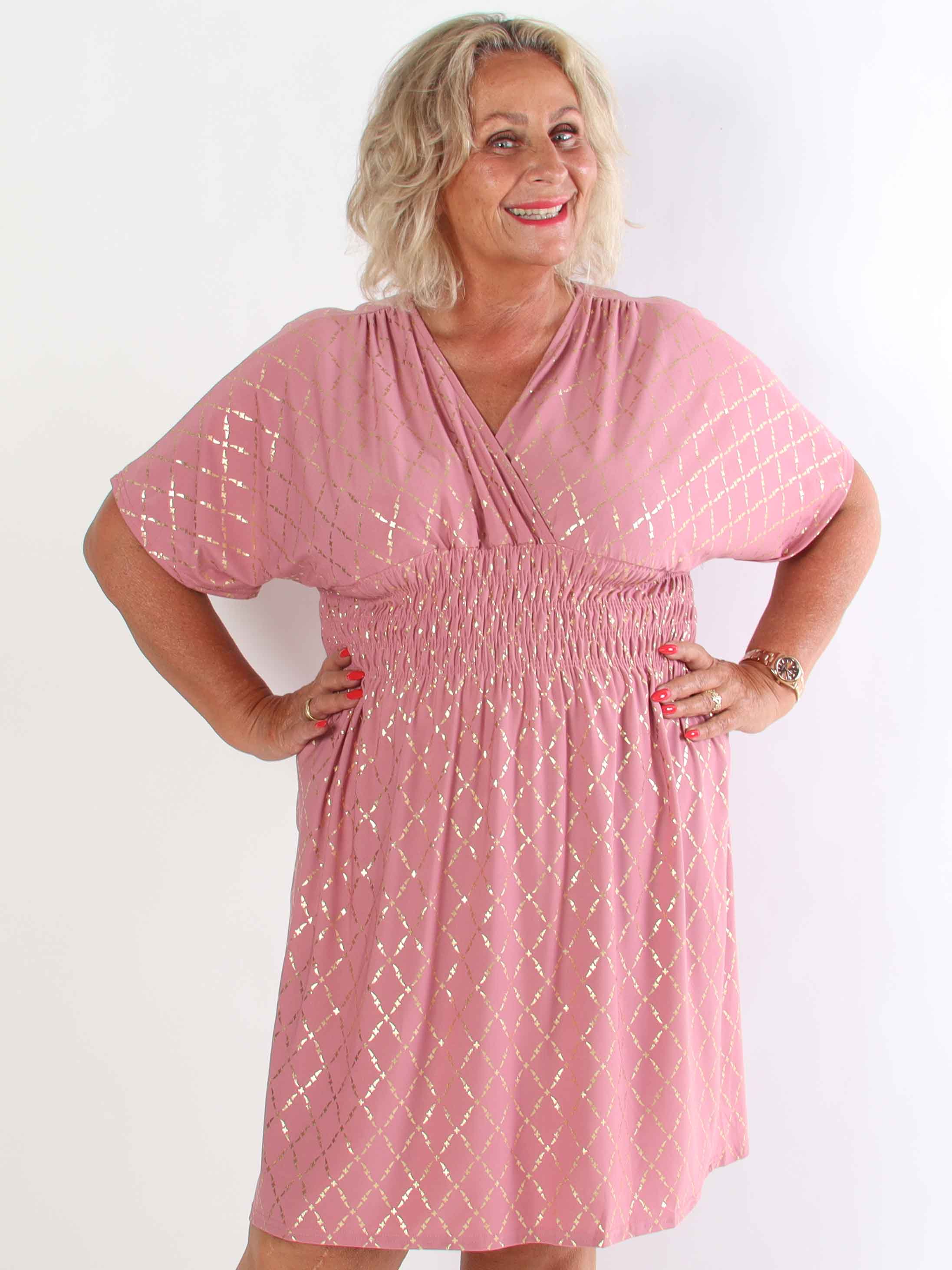 Pams Gold Check Short - Kort elastisk plus size kjole med guld detaljer