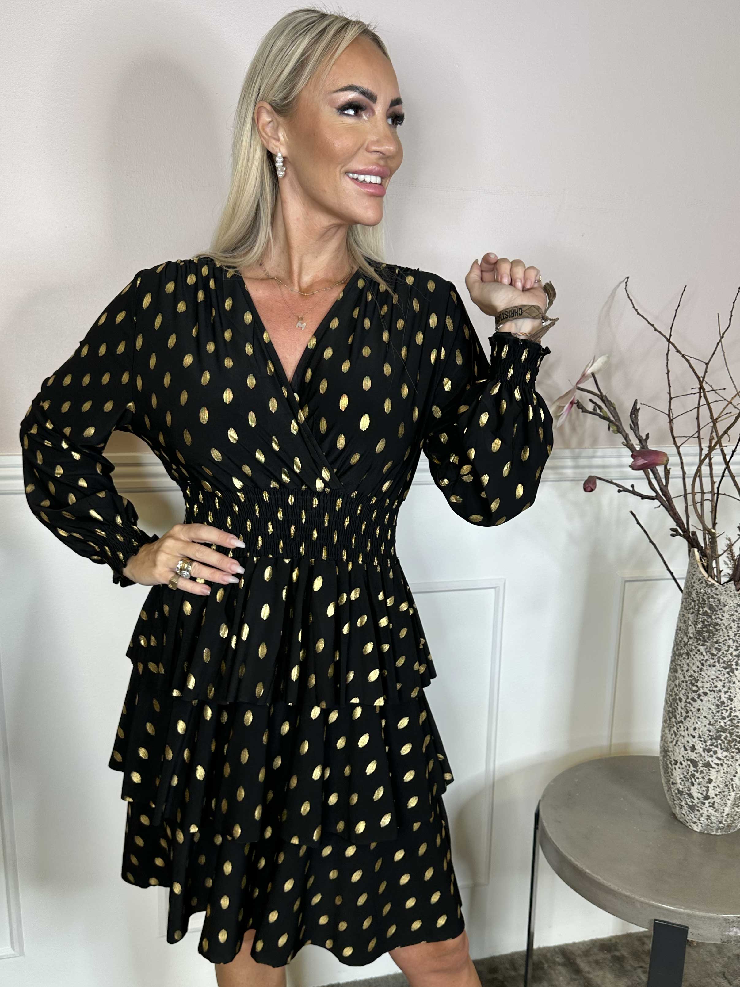 Pams Gold Dot Frills - Sød elastisk kjole med flæser