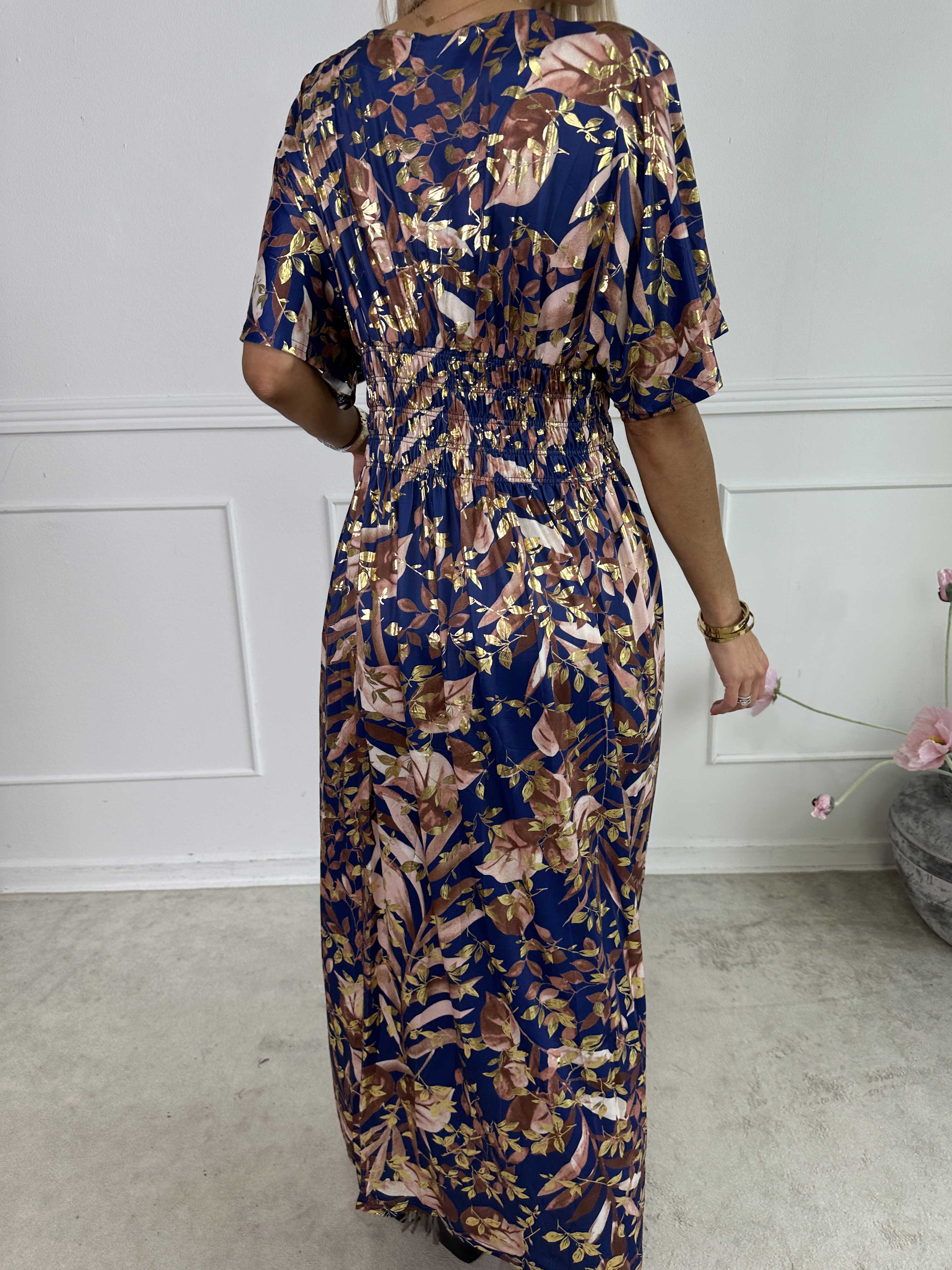 Pams Gold Leaf - Lang elastisk kjole med blomsterprint og guld detaljer