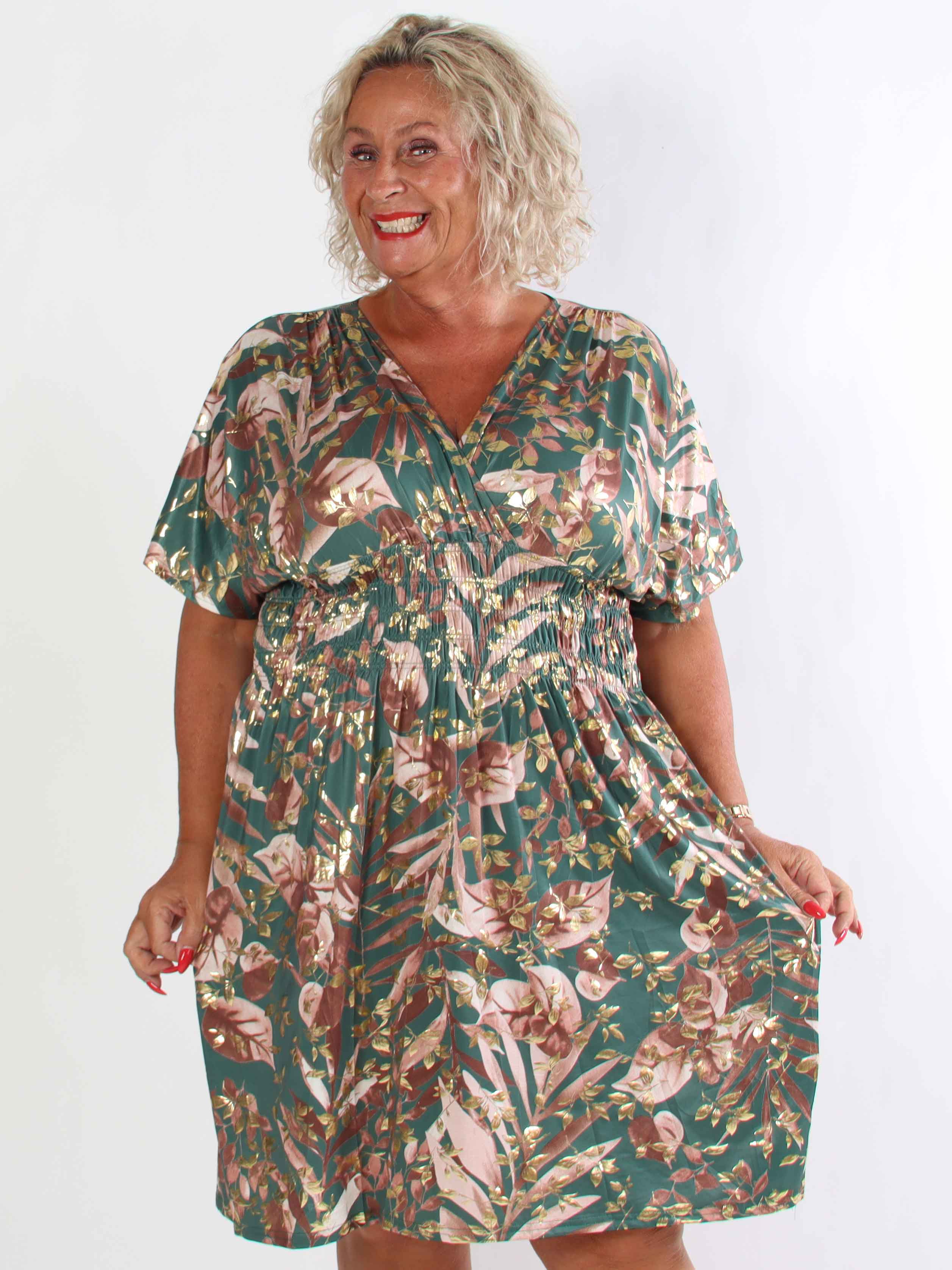 Pams Gold Leaf Short - Plus size kjole med blomsterprint og guld detaljer
