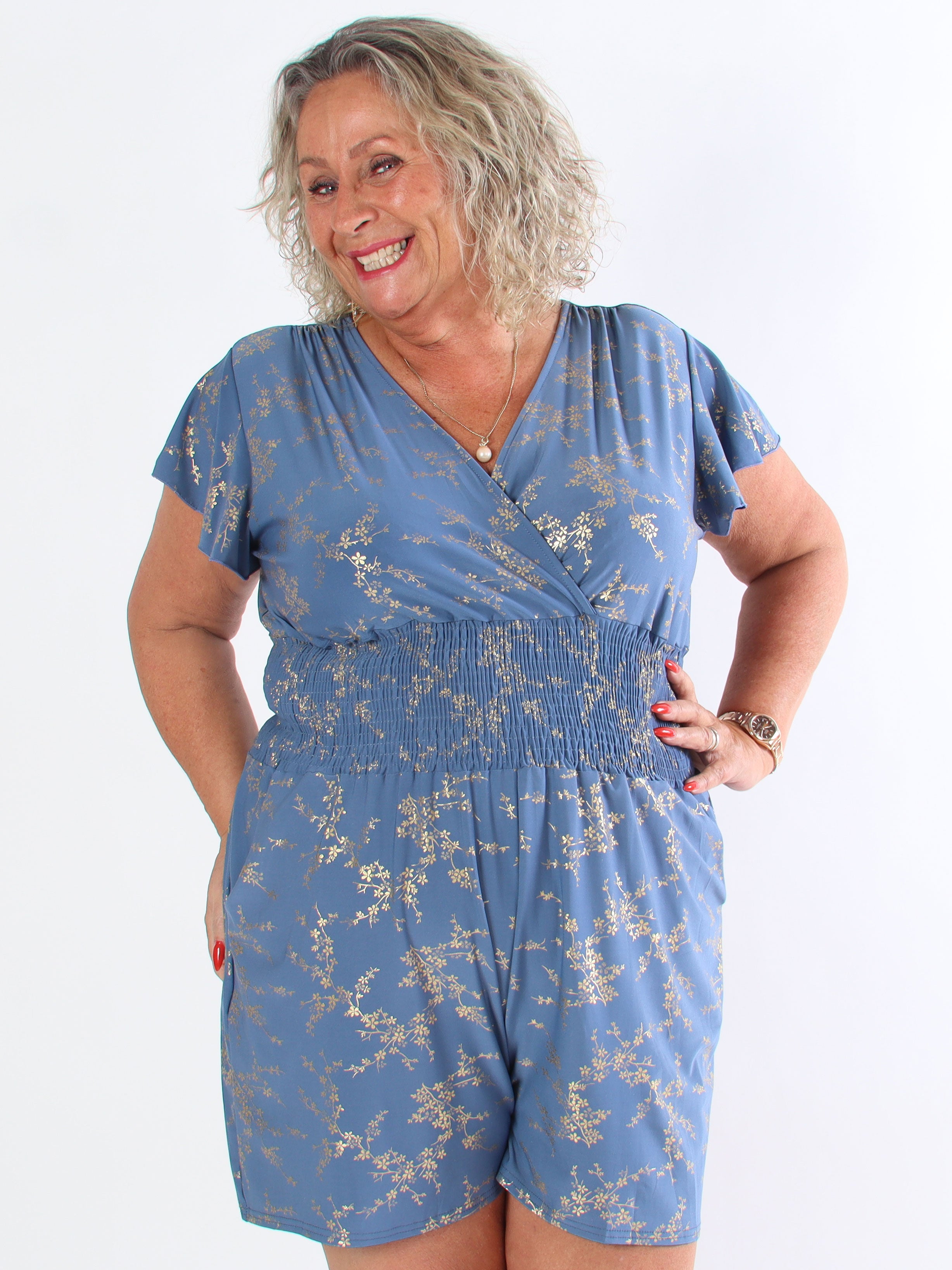 Pams Gold Playsuit - Elastisk plus size buksedragt med guld print