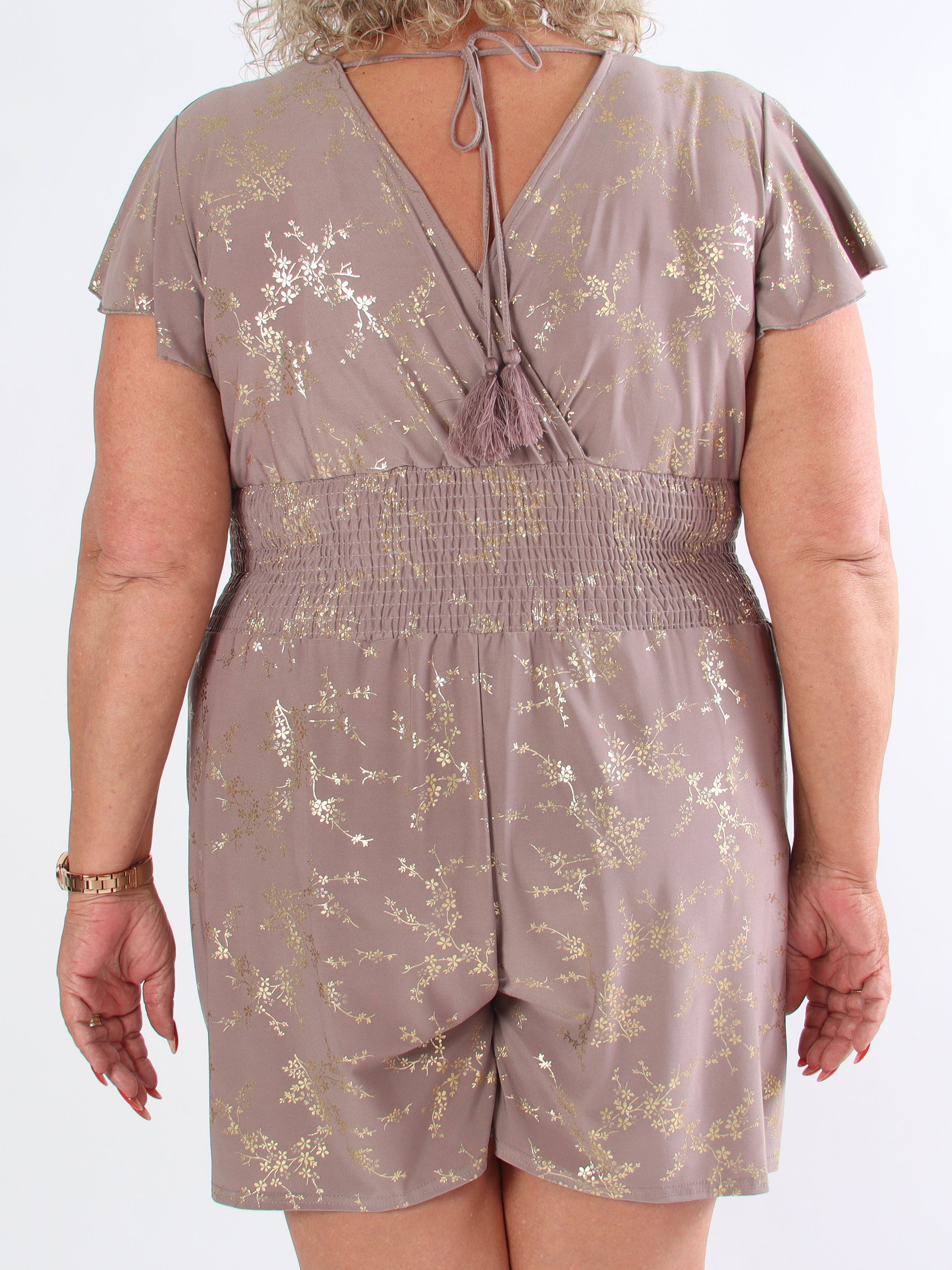 Pams Gold Playsuit - Elastisk plus size buksedragt med guld print
