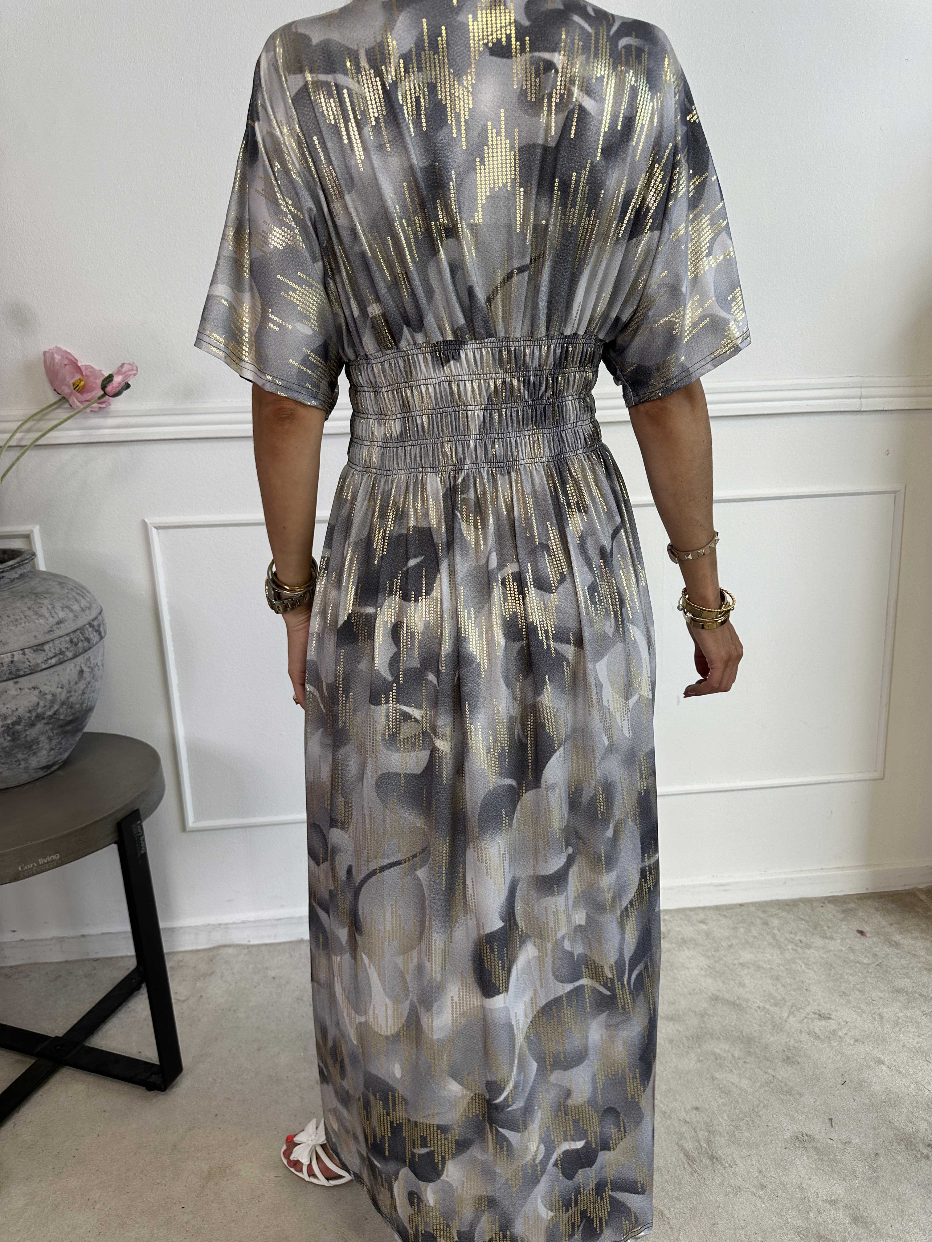 Pams Glamorous - Lang elastisk kjole med fine guld detaljer