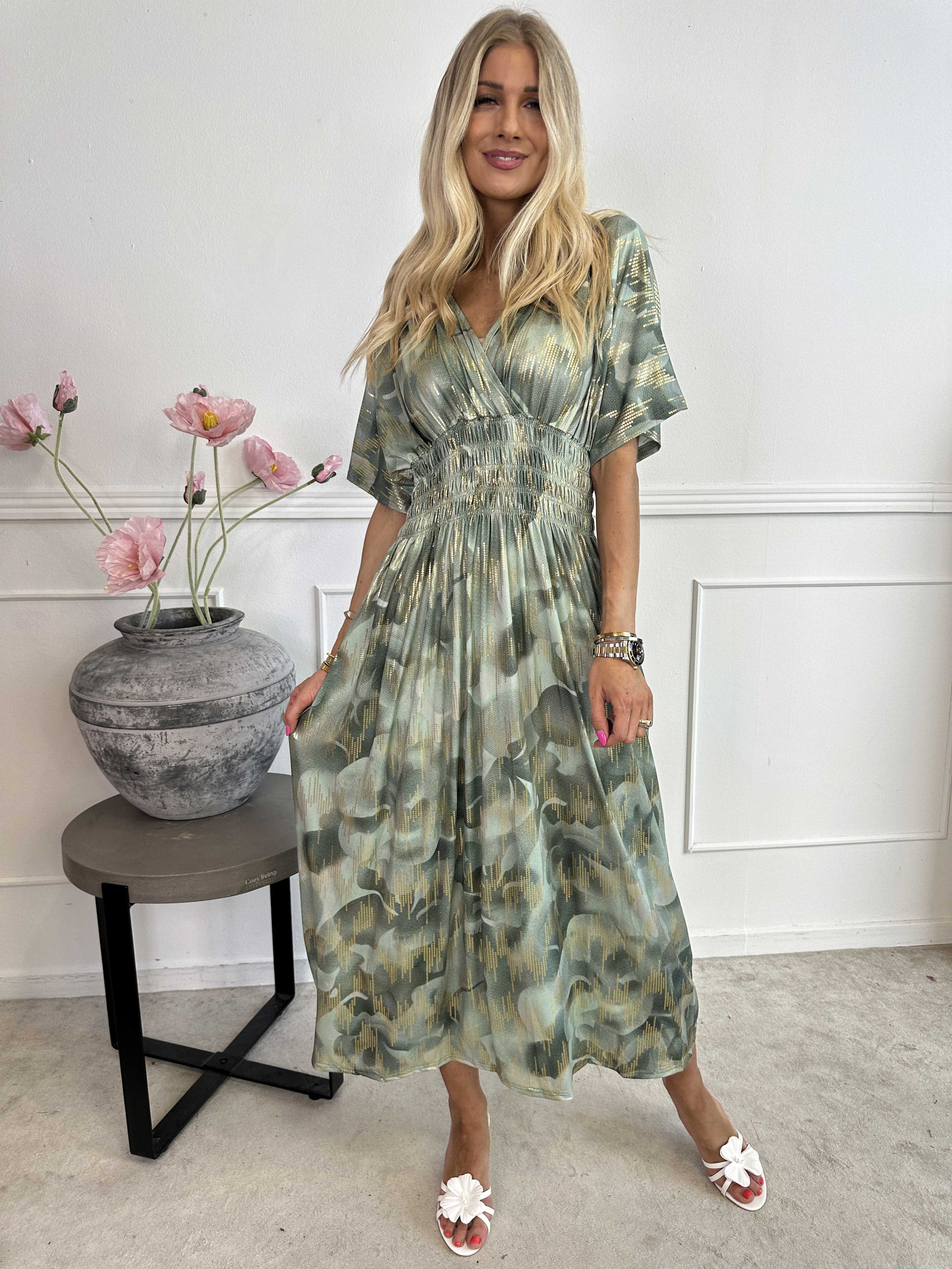 Pams Glamorous - Lang elastisk kjole med fine guld detaljer