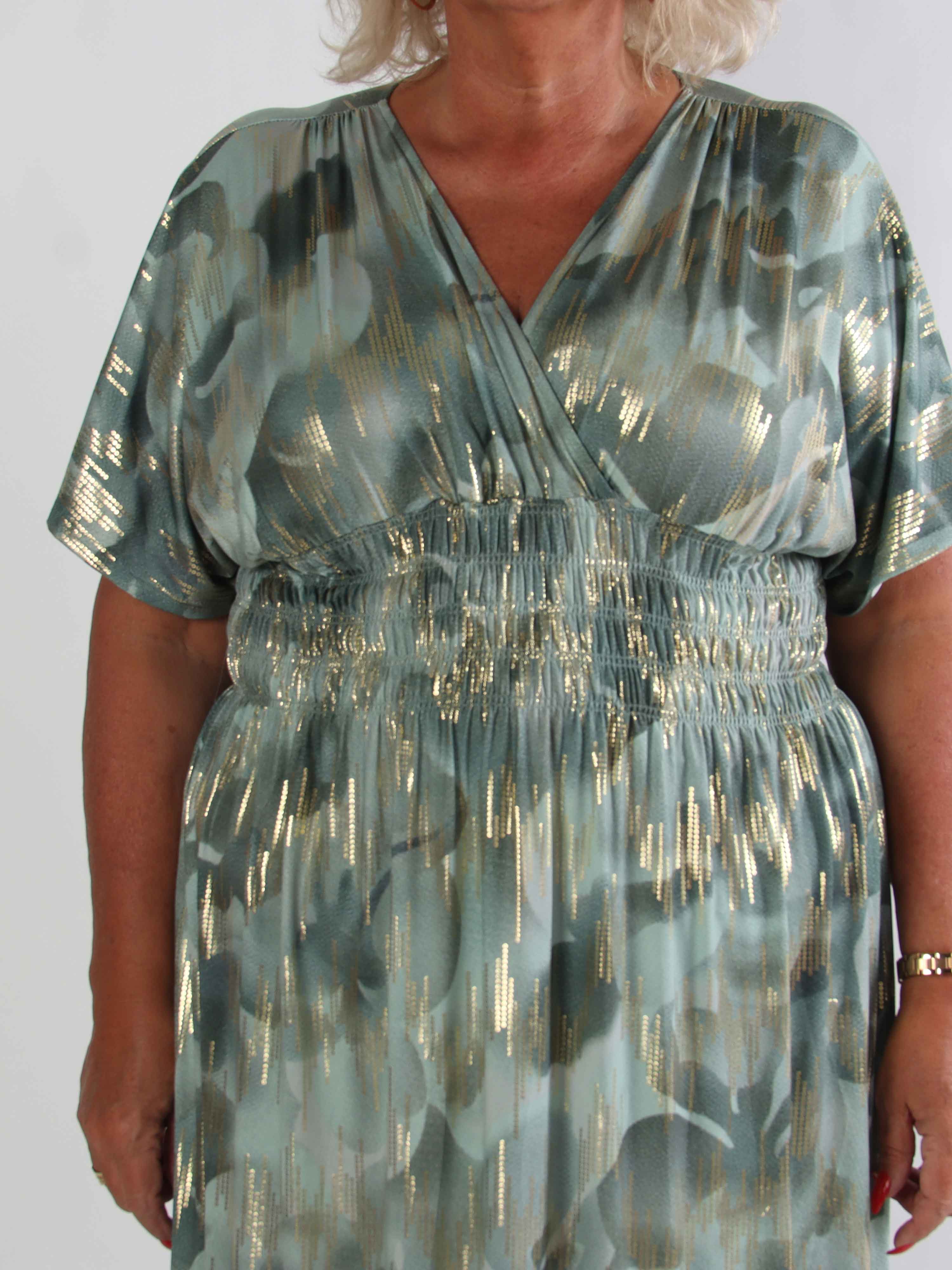 Pams Glamorous - Plus size elastisk kjole med fine guld detaljer