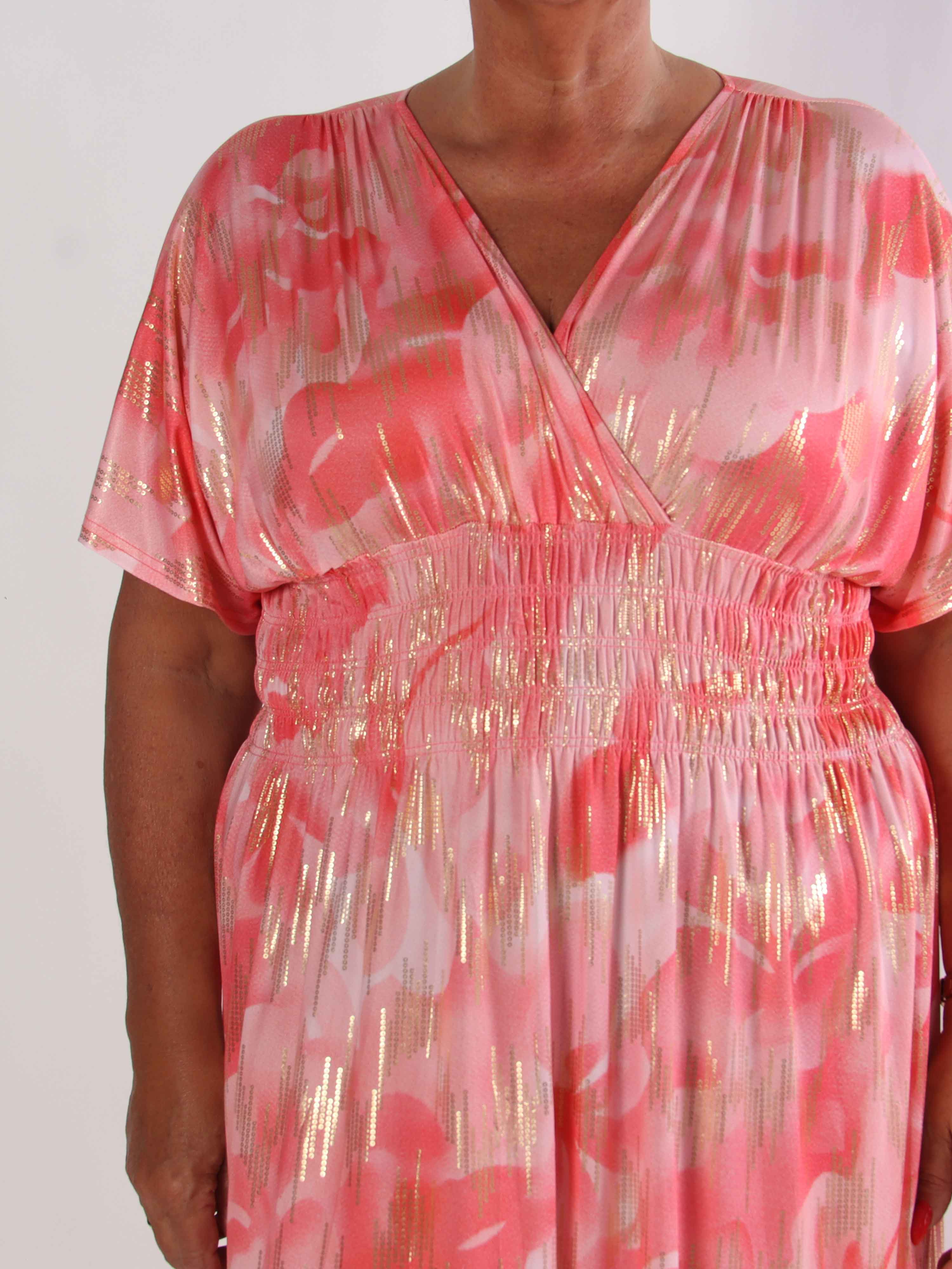 Pams Glamorous - Plus size elastisk kjole med fine guld detaljer