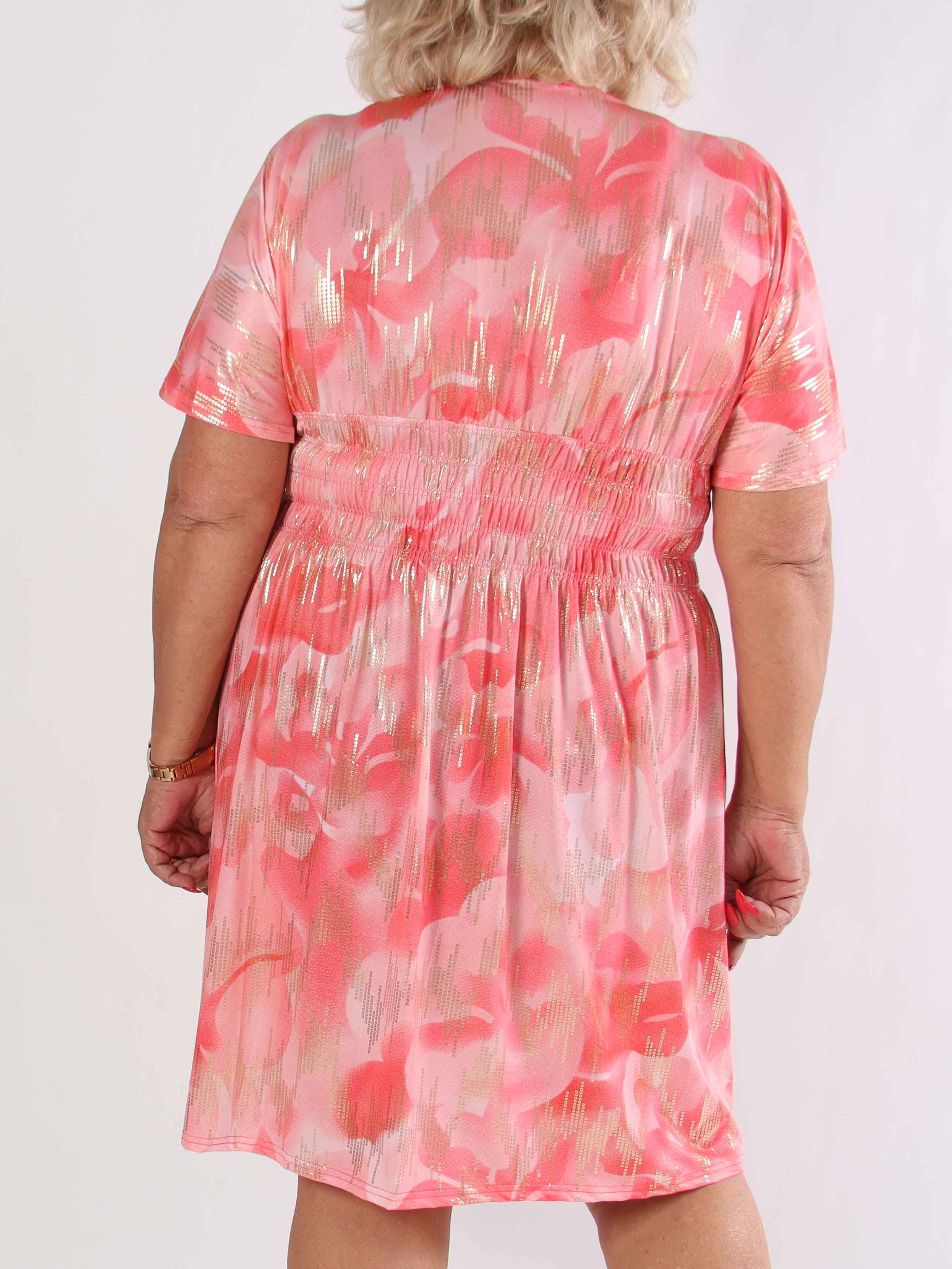 Pams Glamorous Short - Plus size elastisk kjole med fine guld detaljer