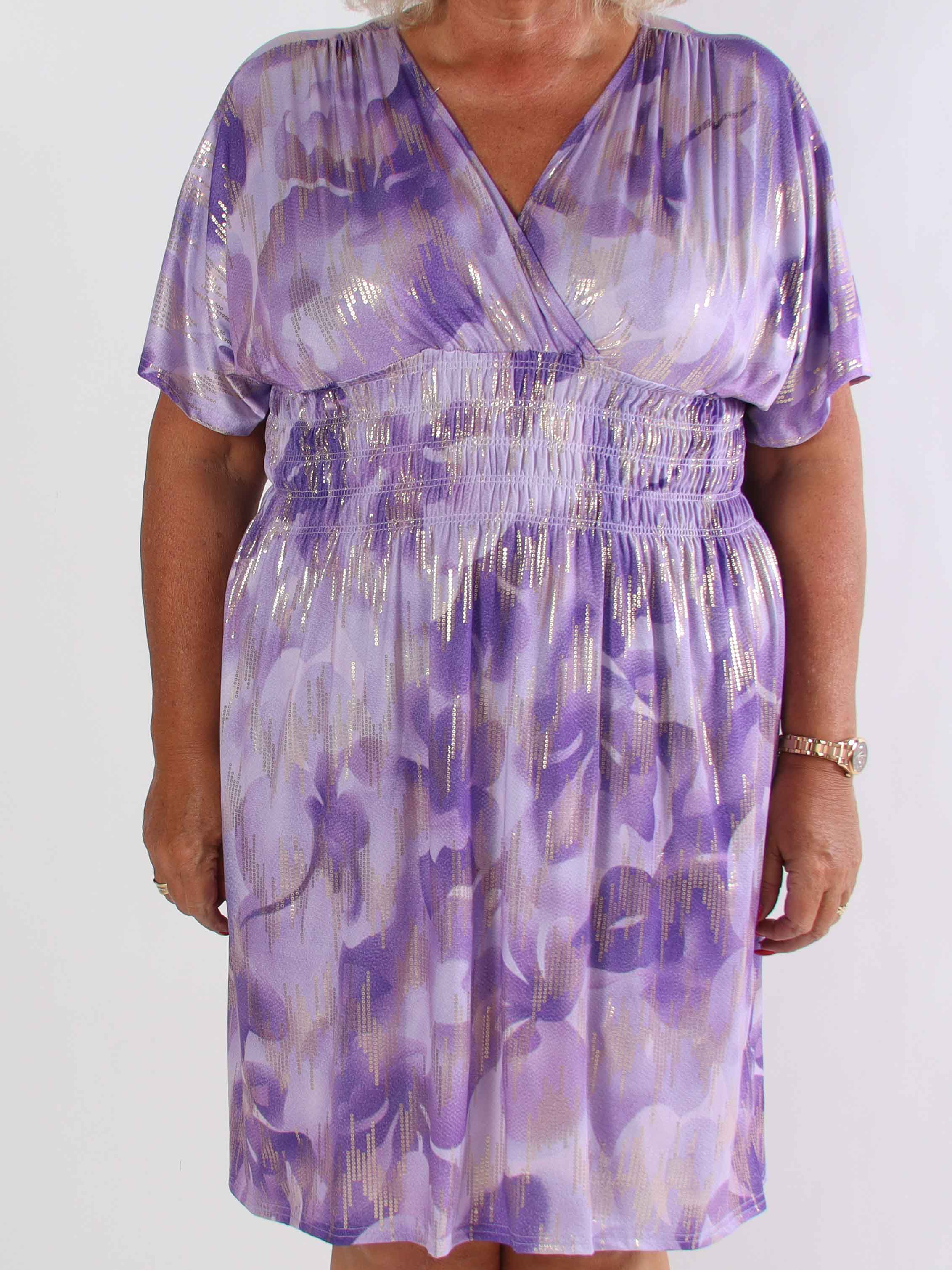 Pams Glamorous Short - Plus size elastisk kjole med fine guld detaljer