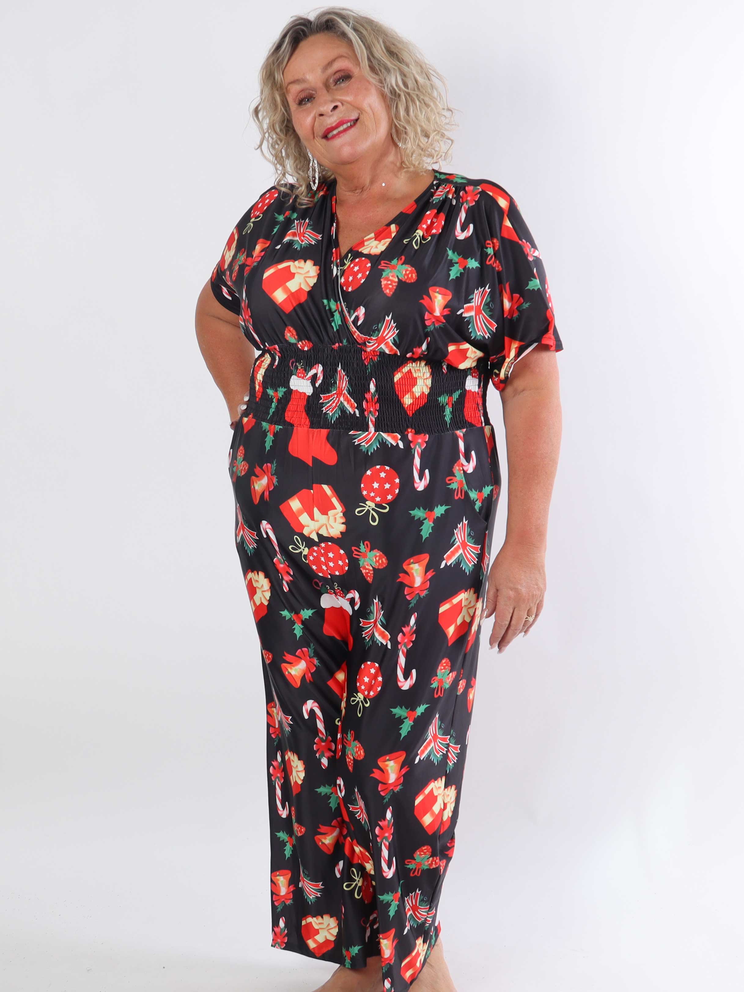 Pams Holiday Jumpsuit - Elastisk plus size buksedragt med julemotiver