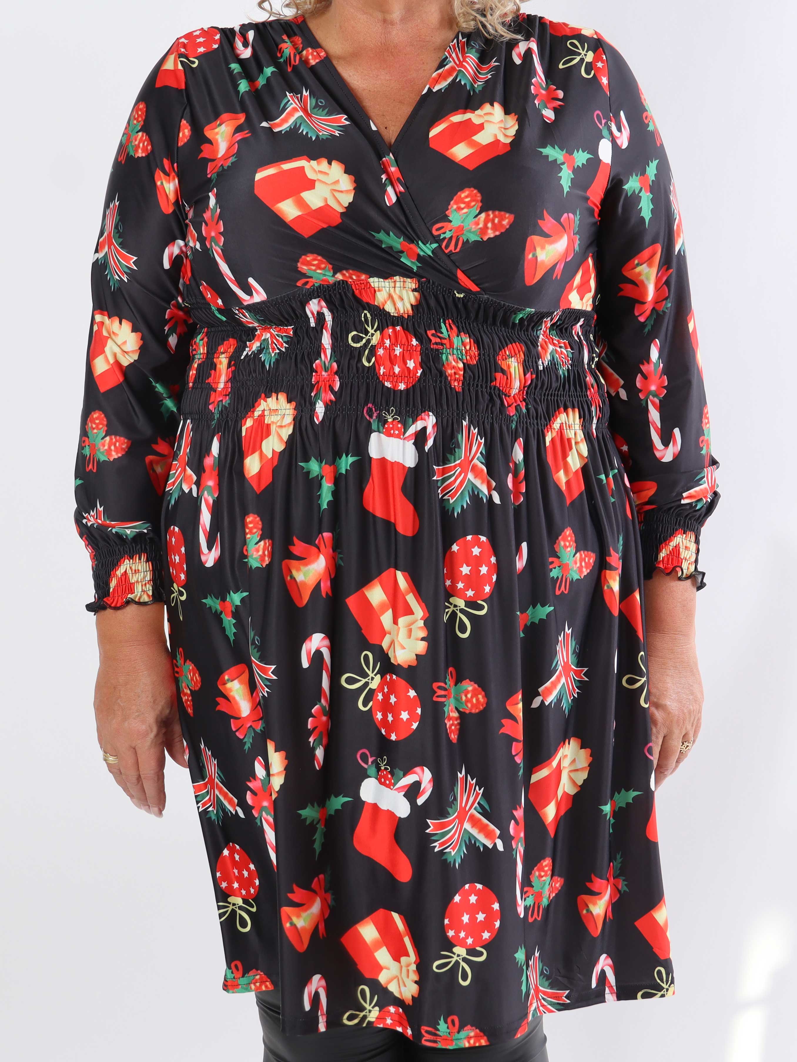 Pams Holiday Short L/S - Elastisk plus size kjole med julemotiver