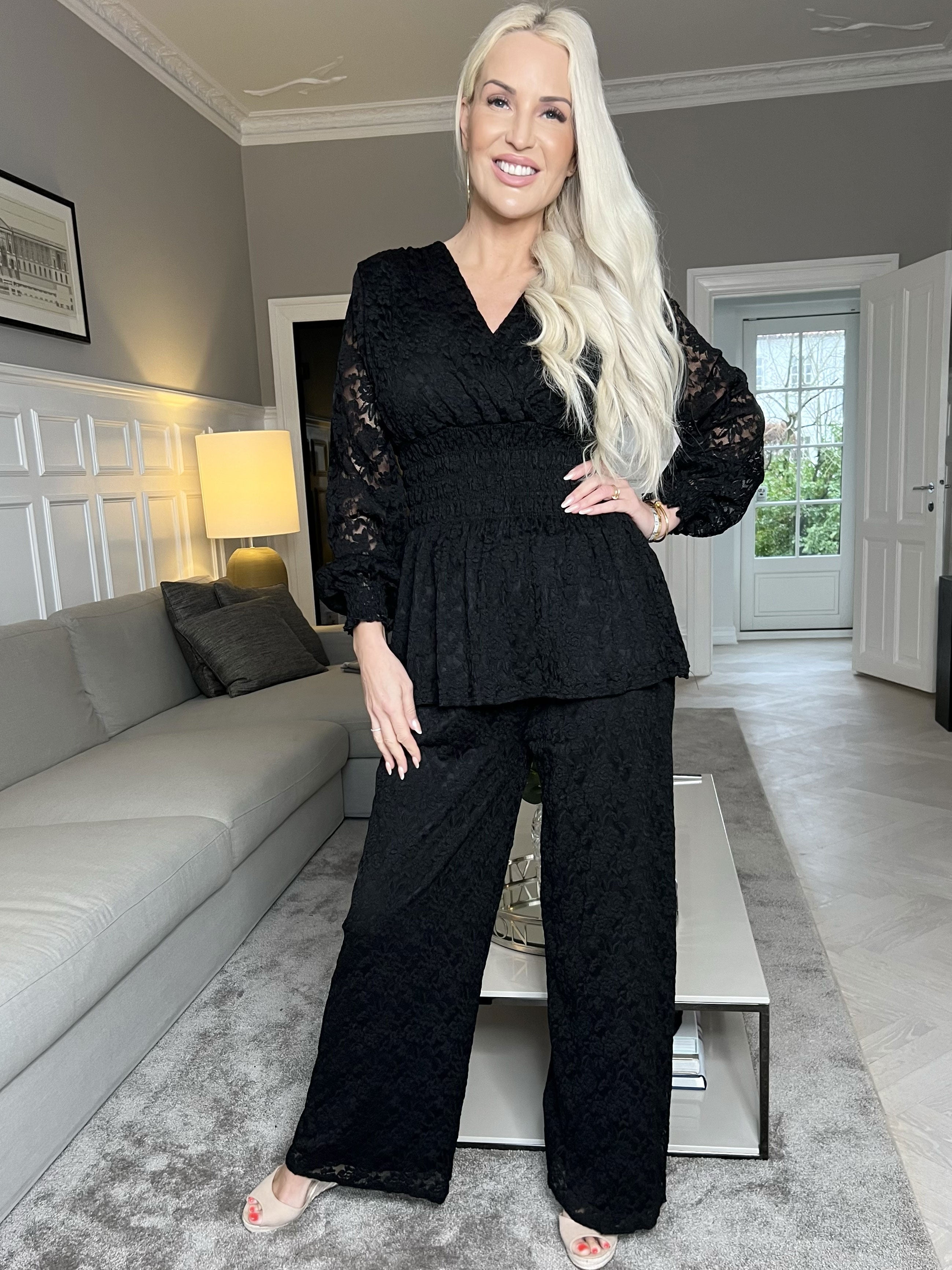 Pams Lace Pants - Løse elastiske blondebukser