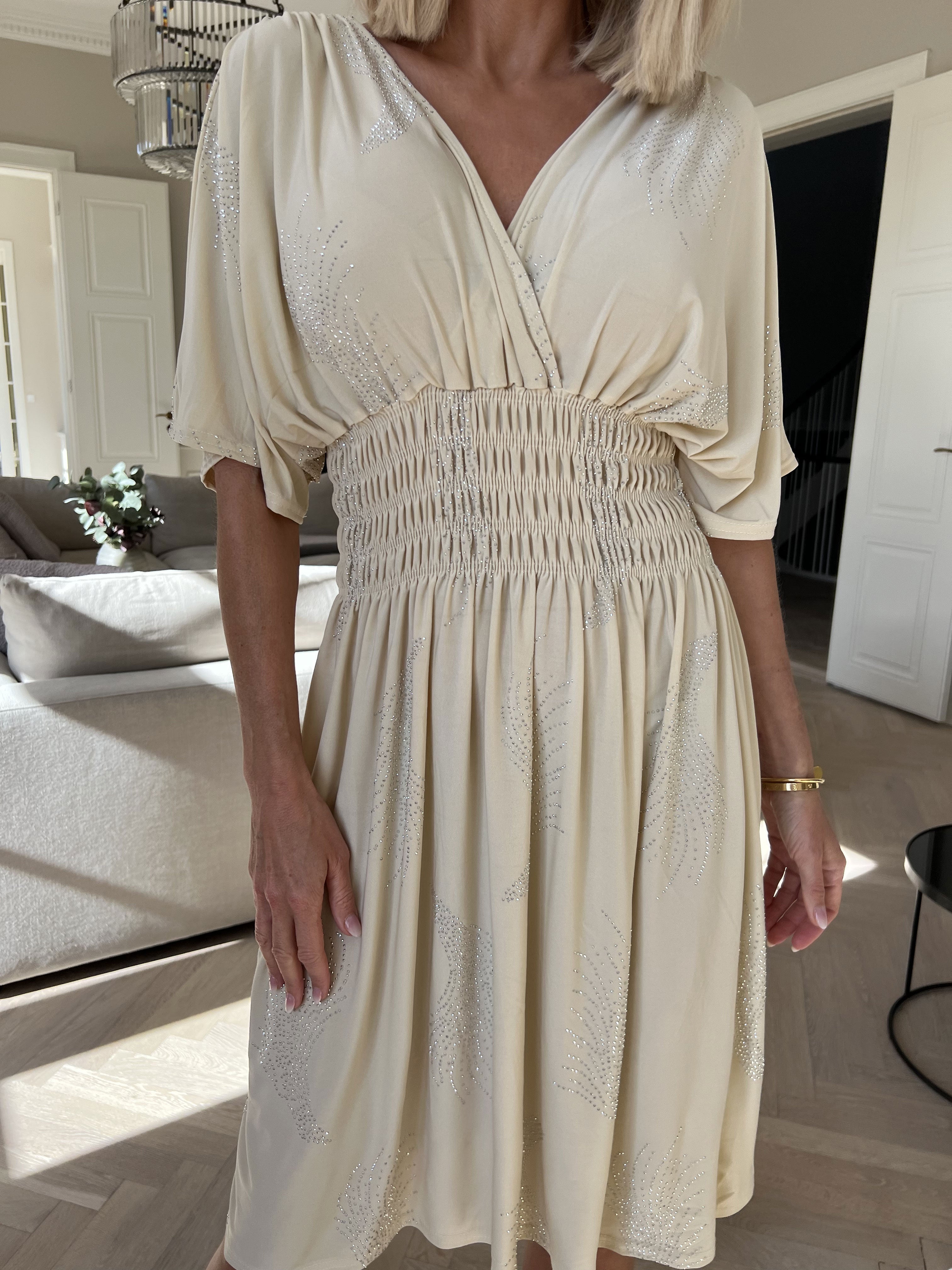 Pams Leaf Crystal Short - Elastisk kjole med mønster af similisten