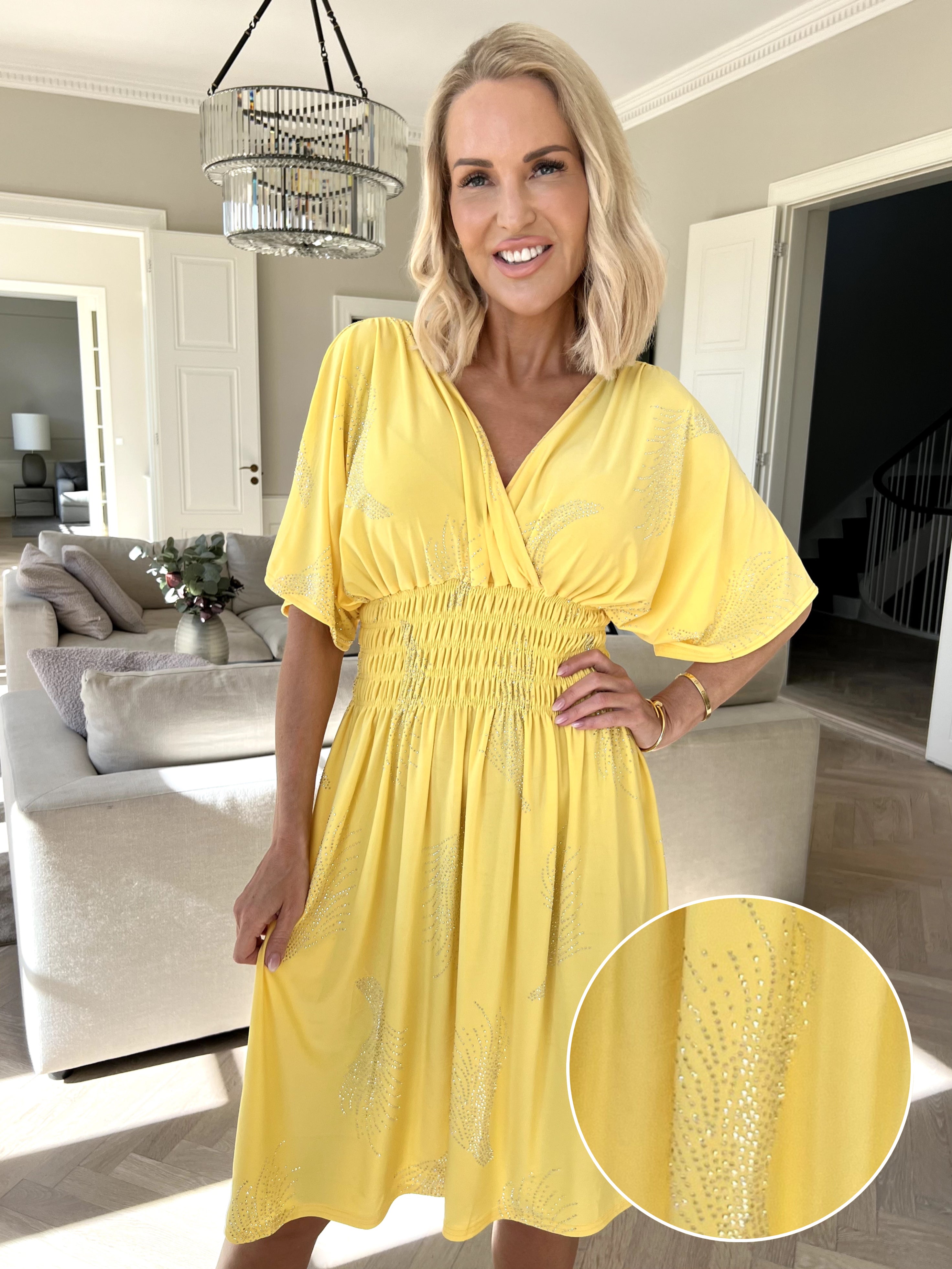 Pams Leaf Crystal Short - Elastisk kjole med mønster af similisten