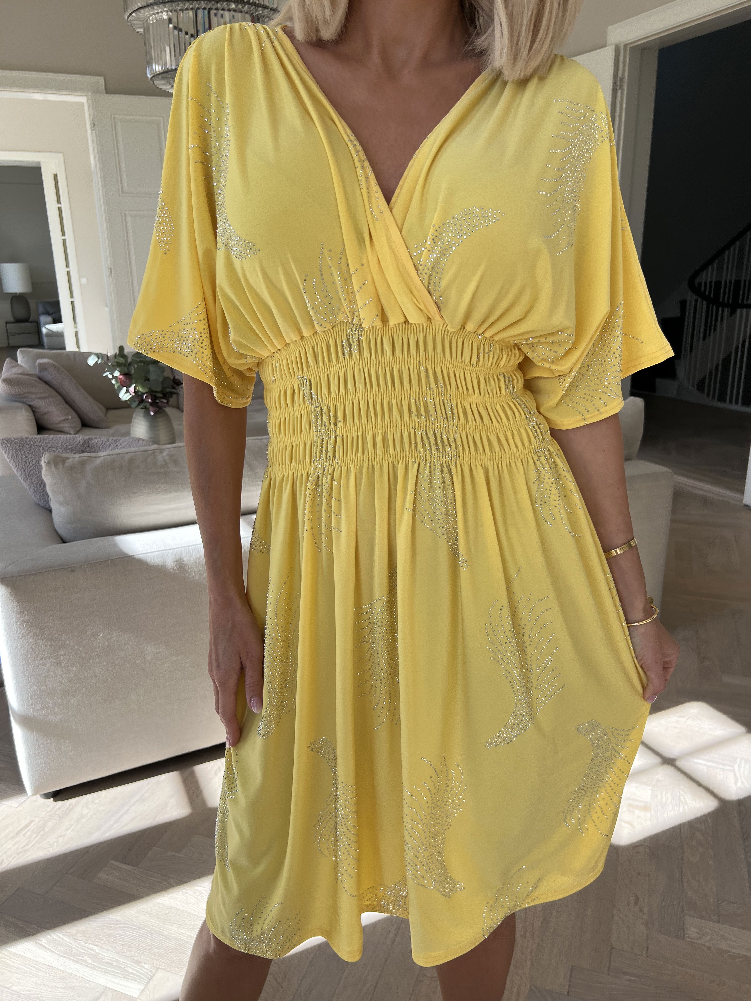 Pams Leaf Crystal Short - Elastisk kjole med mønster af similisten