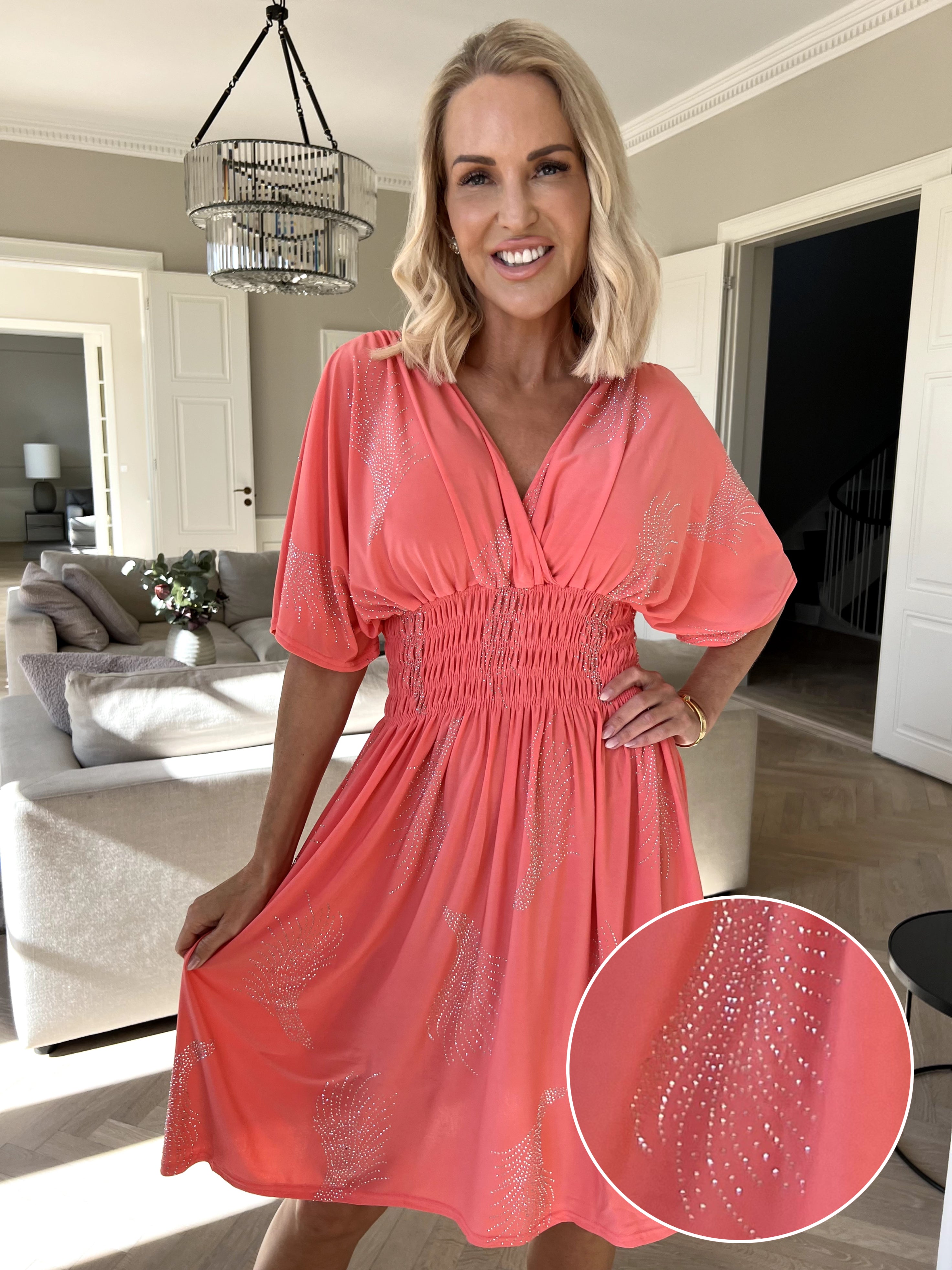 Pams Leaf Crystal Short - Elastisk kjole med mønster af similisten