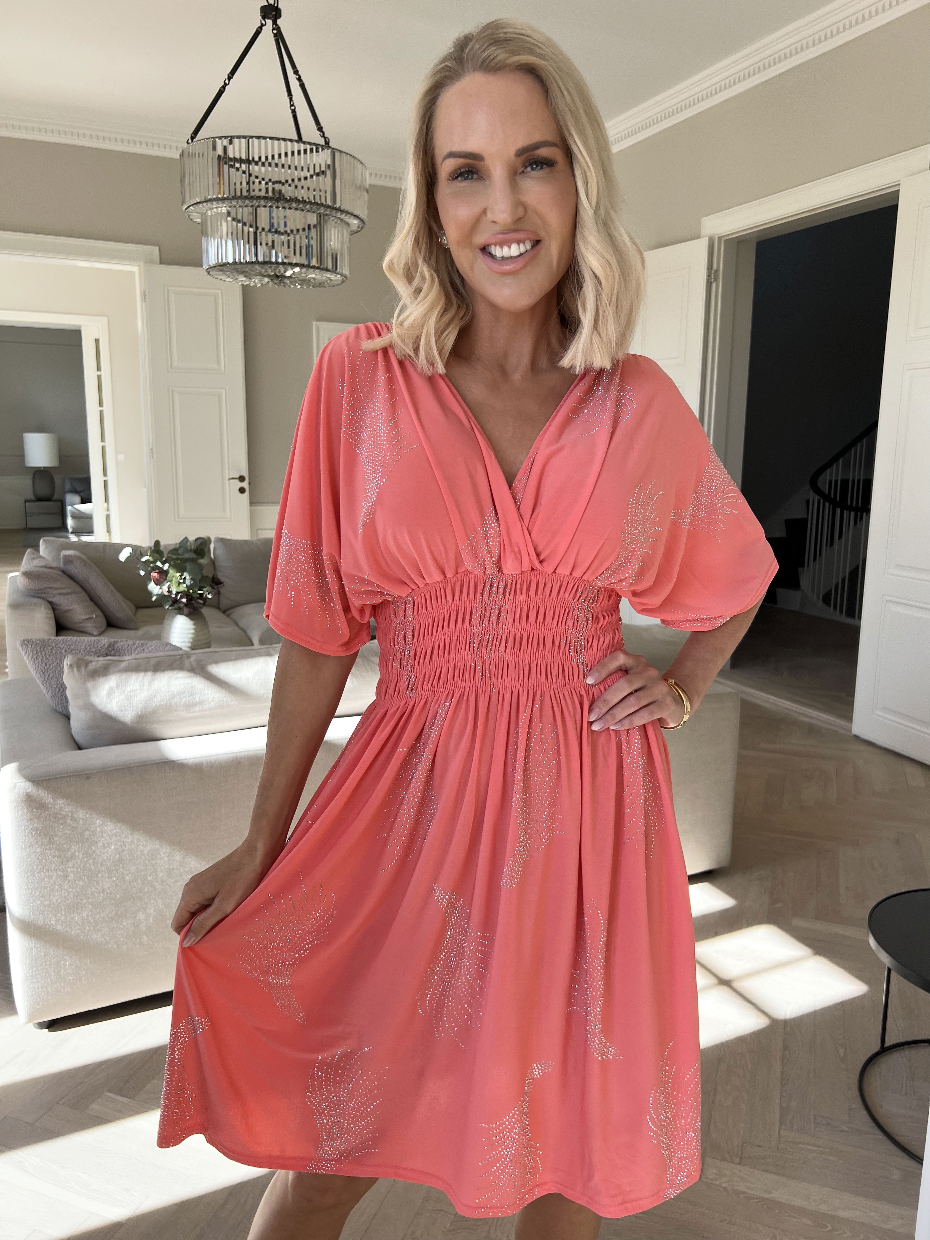 Pams Leaf Crystal Short - Elastisk kjole med mønster af similisten