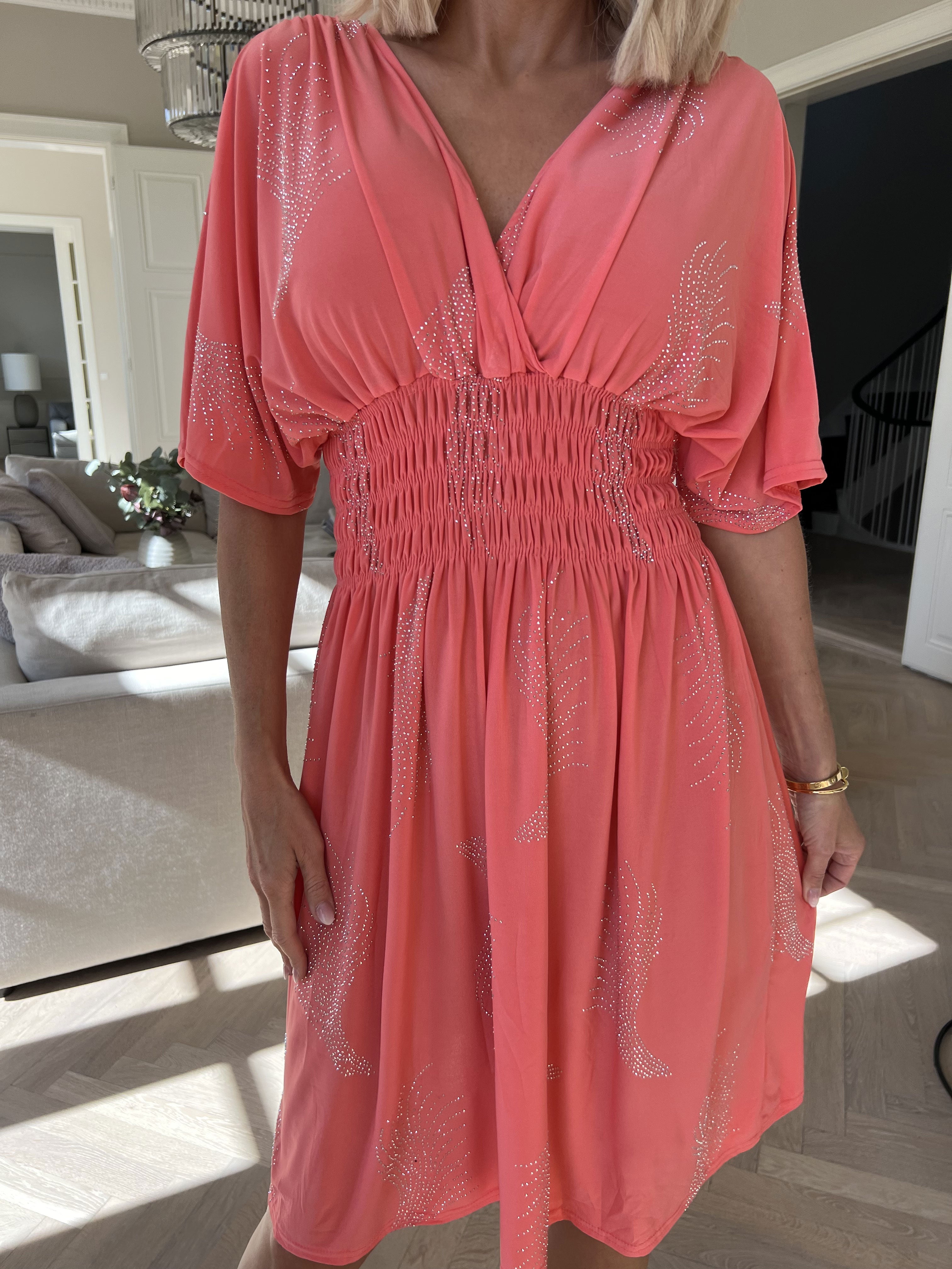 Pams Leaf Crystal Short - Elastisk kjole med mønster af similisten