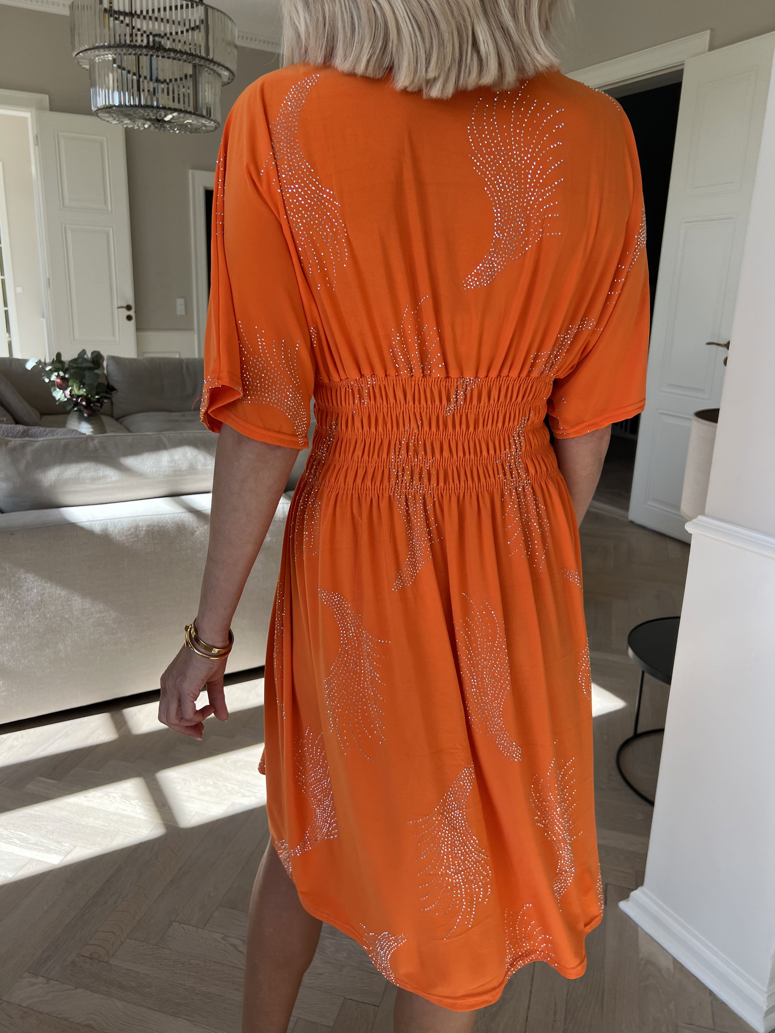 Pams Leaf Crystal Short - Elastisk kjole med mønster af similisten