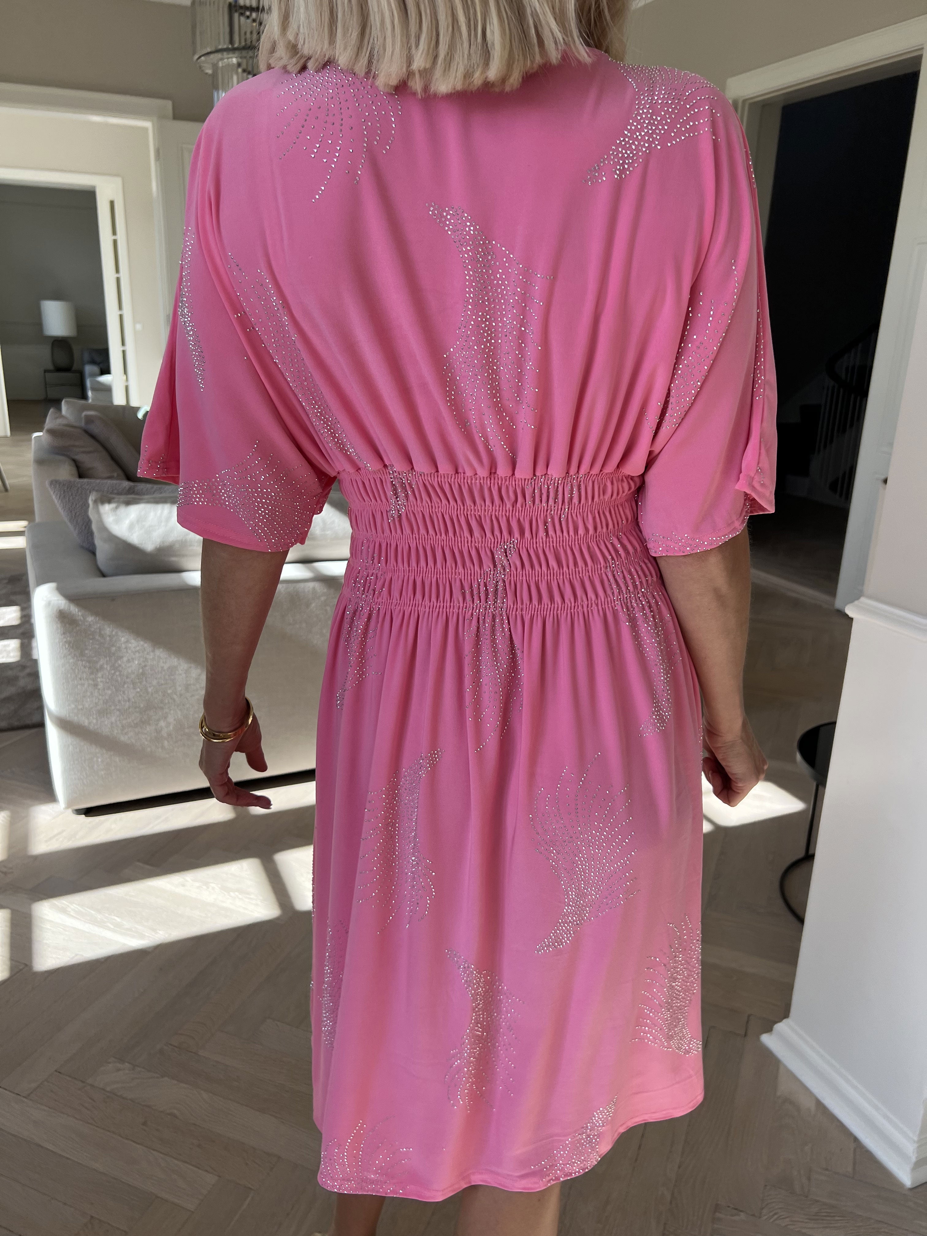 Pams Leaf Crystal Short - Elastisk kjole med mønster af similisten