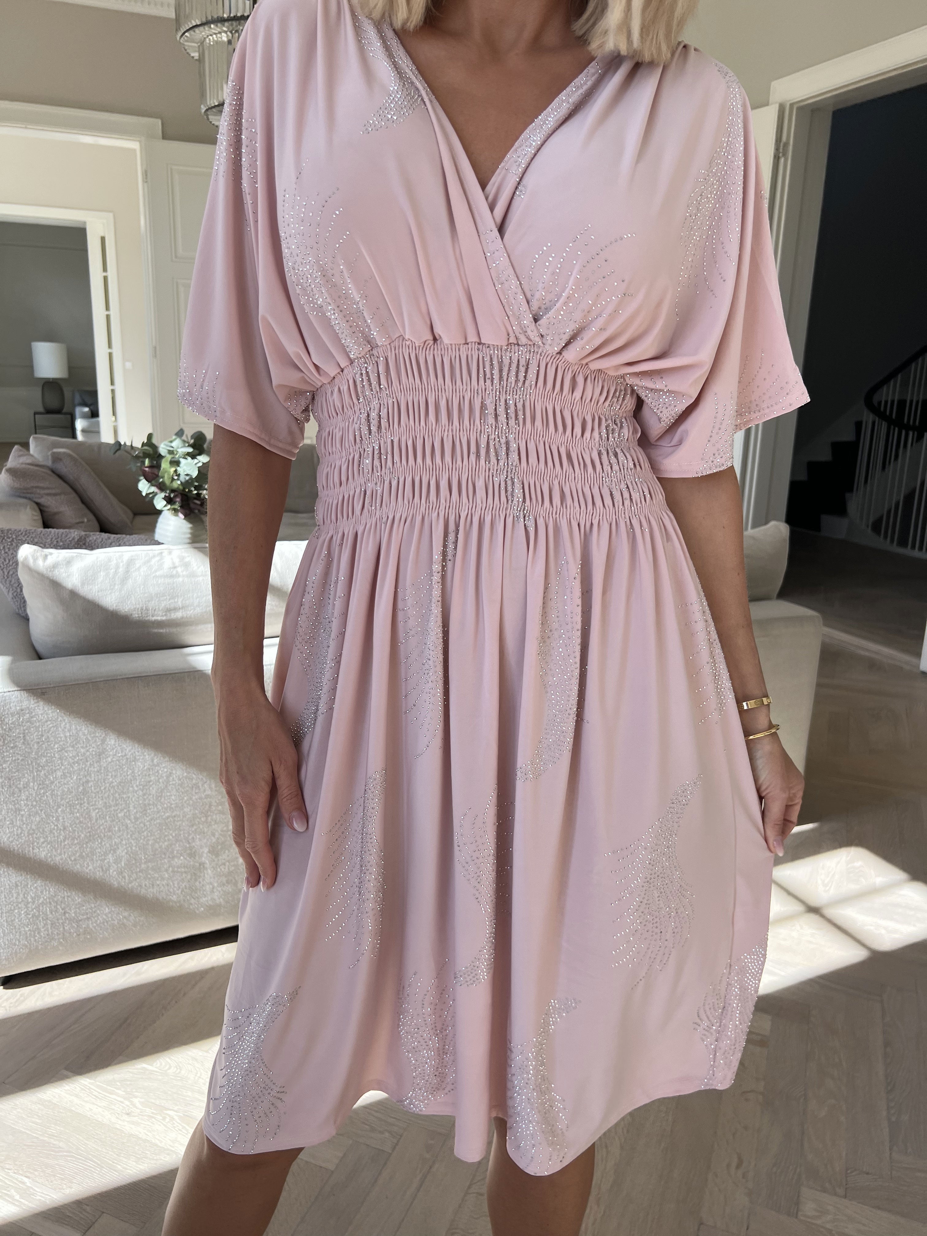 Pams Leaf Crystal Short - Elastisk kjole med mønster af similisten