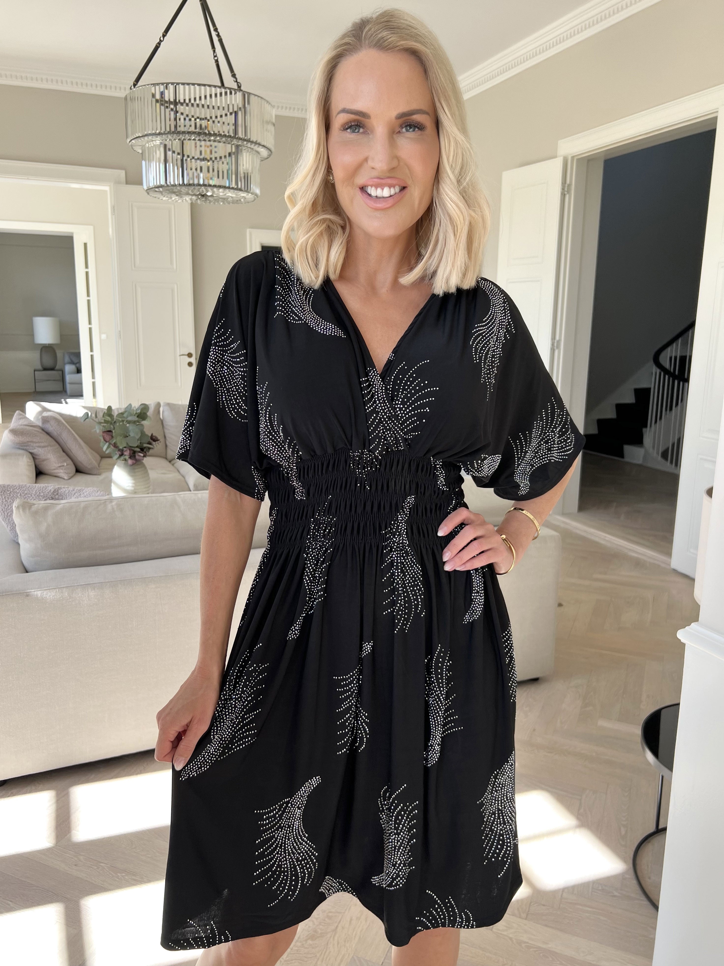 Pams Leaf Crystal Short - Elastisk kjole med mønster af similisten