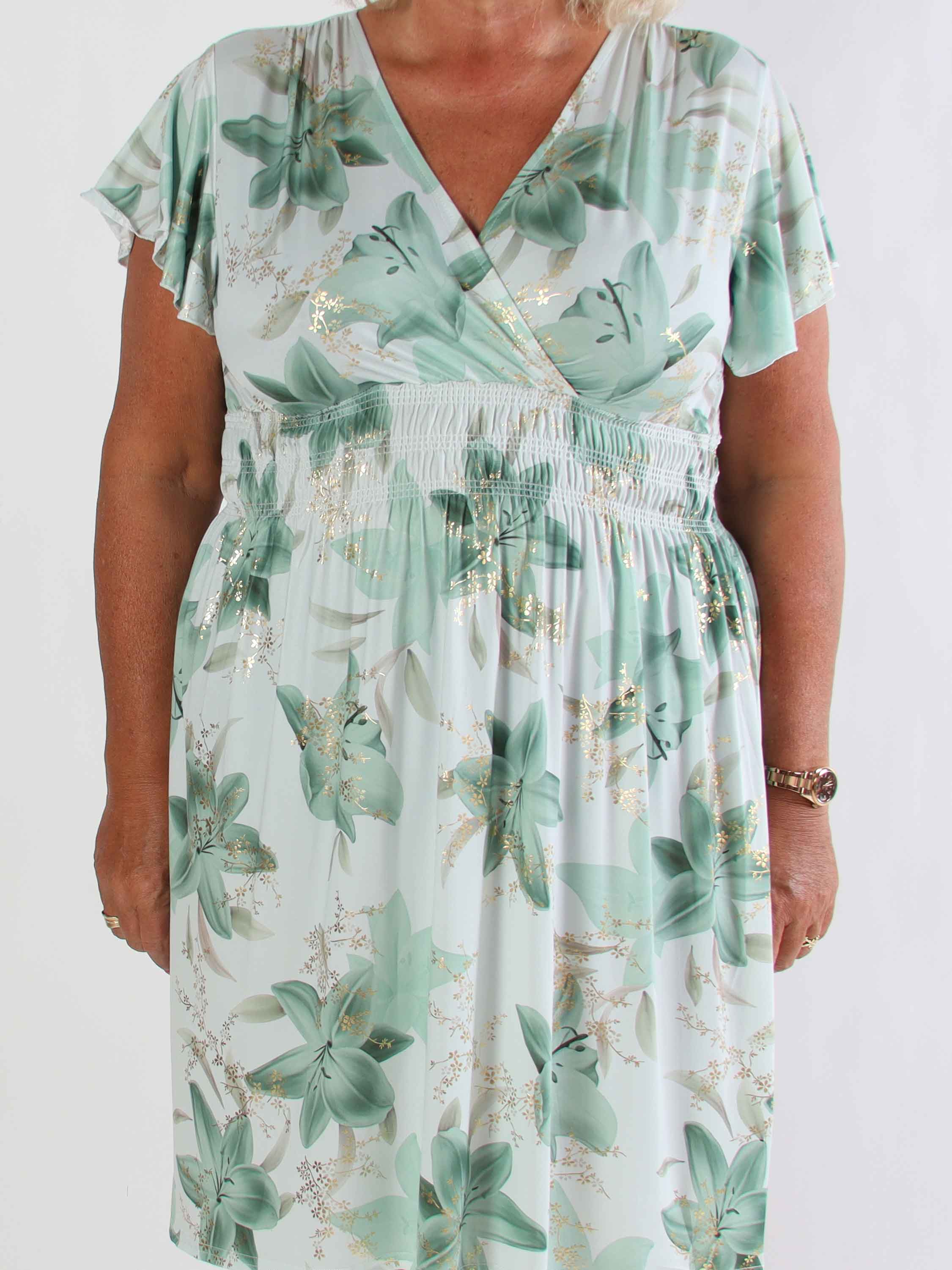 Pams Lilies Short - Kort elastisk plus size kjole med lilje motiver og guld detaljer