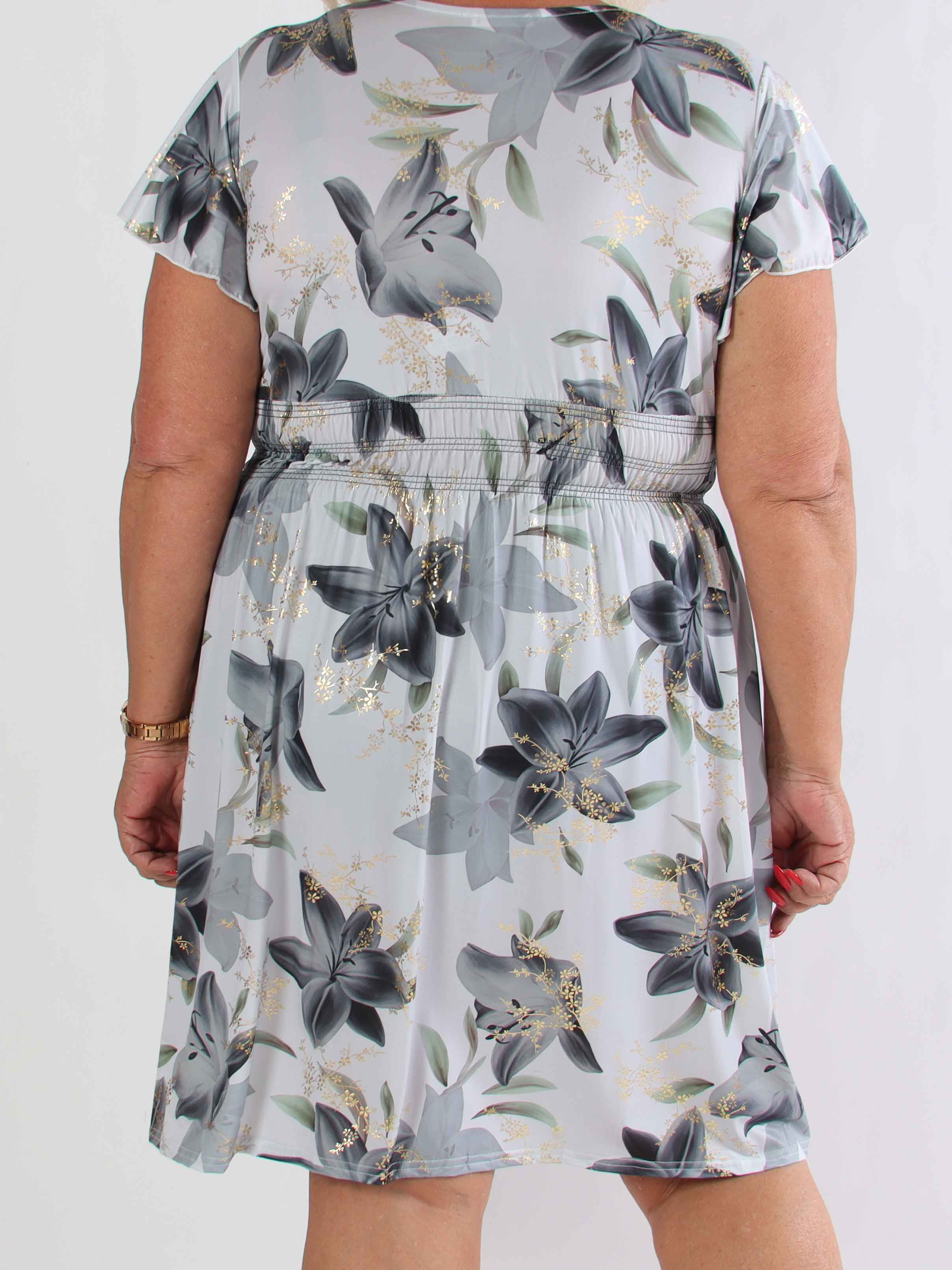 Pams Lilies Short - Kort elastisk plus size kjole med lilje motiver og guld detaljer