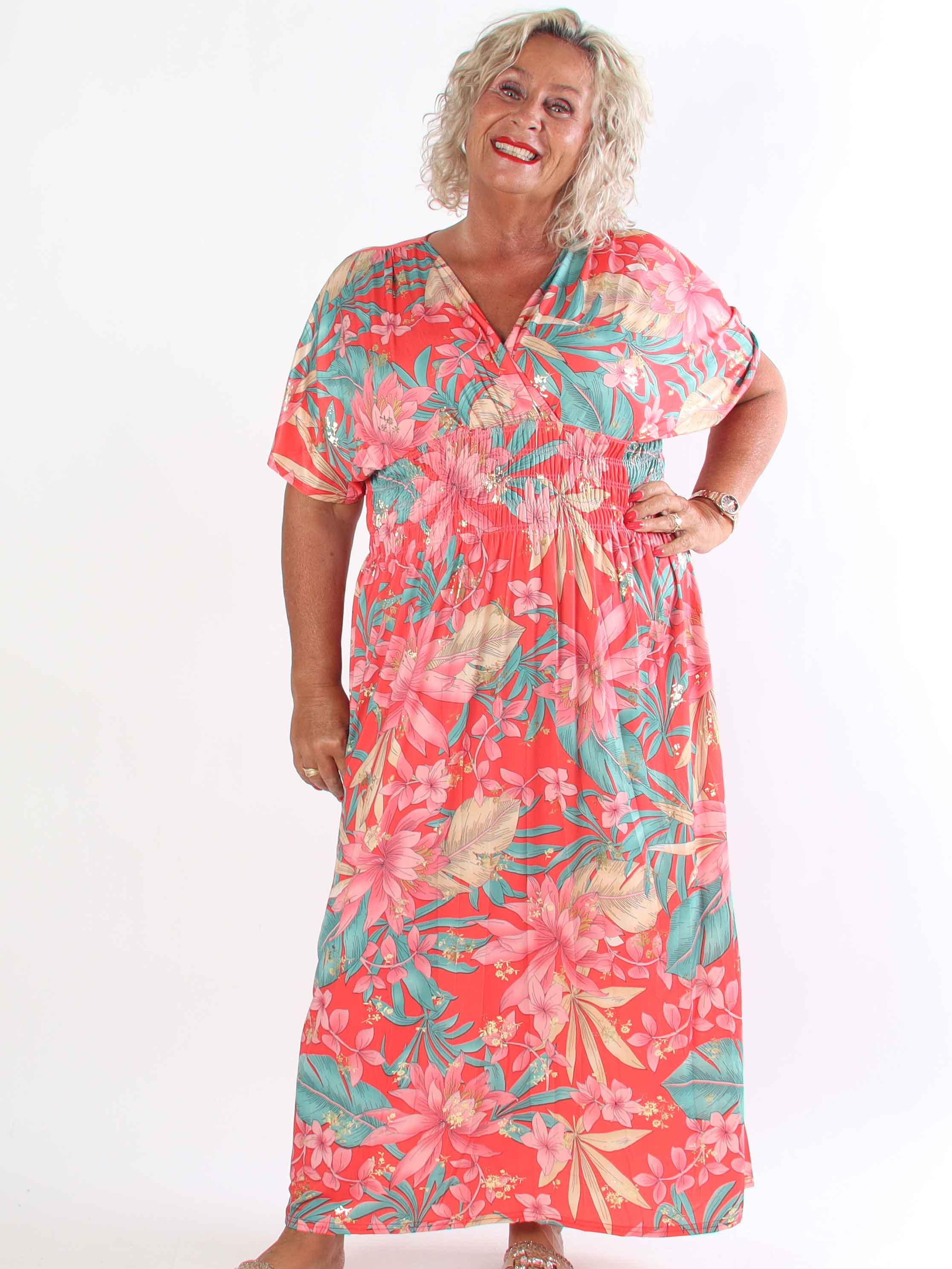 Pams New Leaf - Lang plus size kjole med blomsterprint og guld detaljer