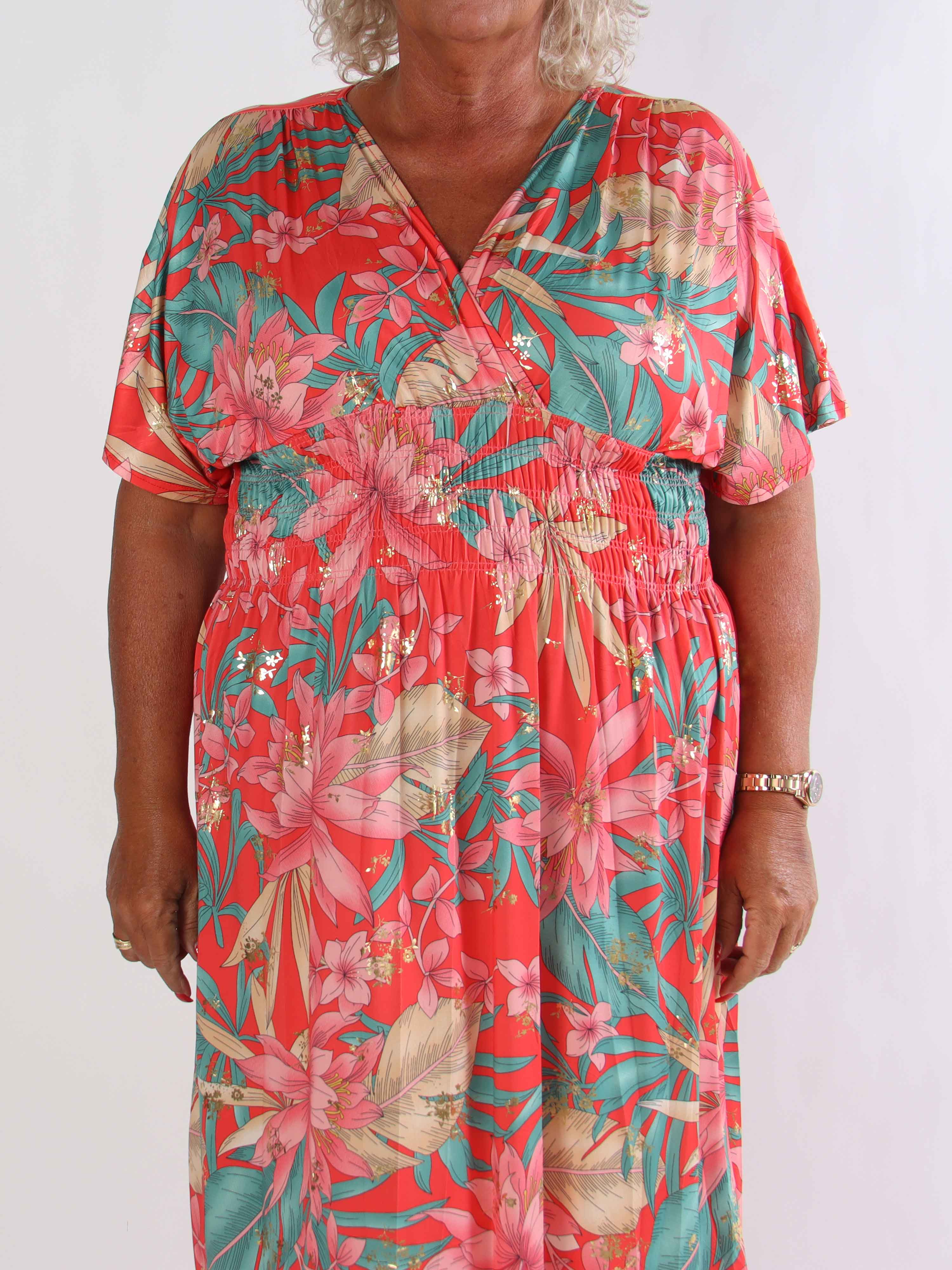Pams New Leaf - Lang plus size kjole med blomsterprint og guld detaljer