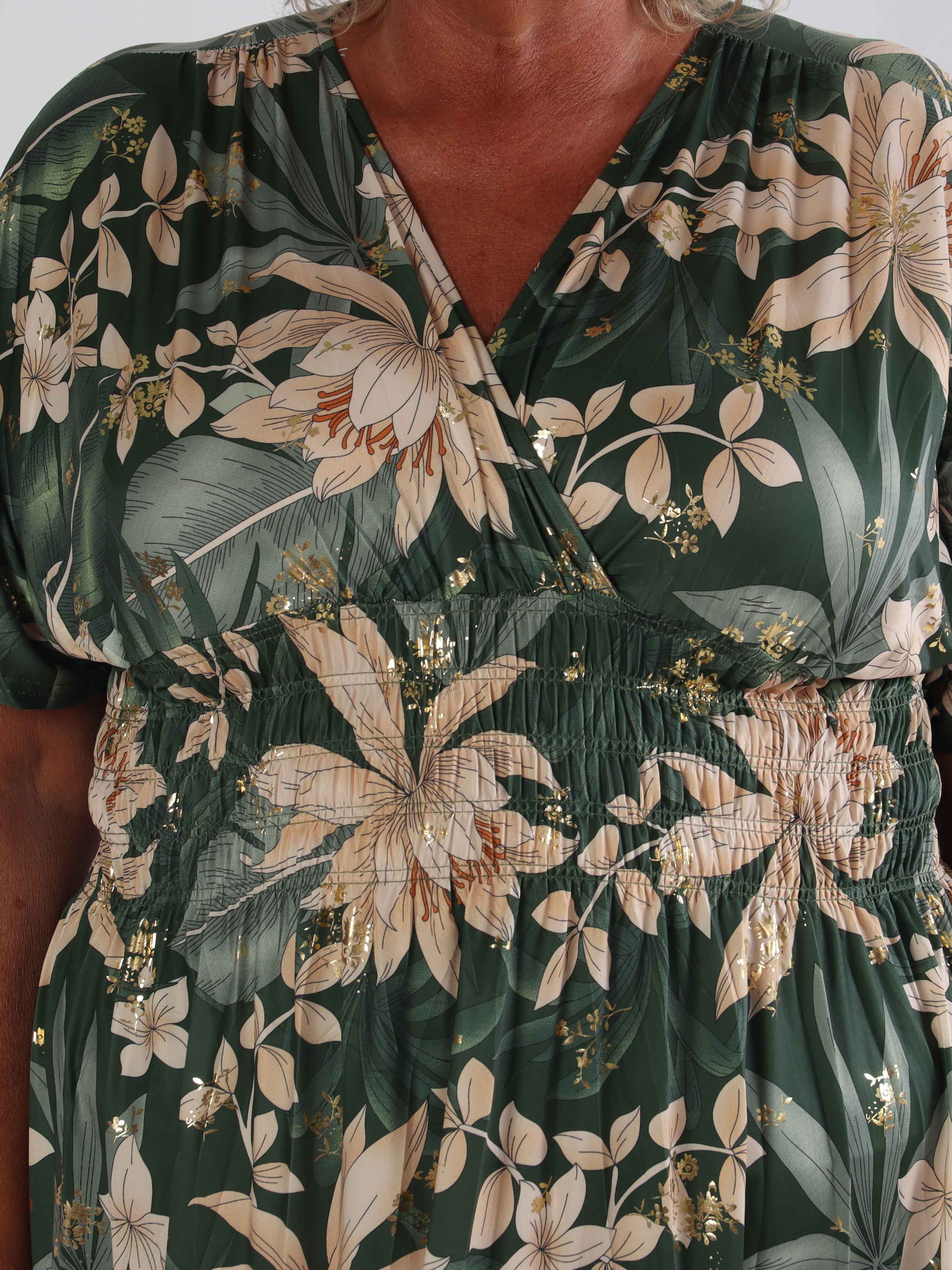 Pams New Leaf Short - Plus size kjole med farvet blomsterprint og guld detaljer