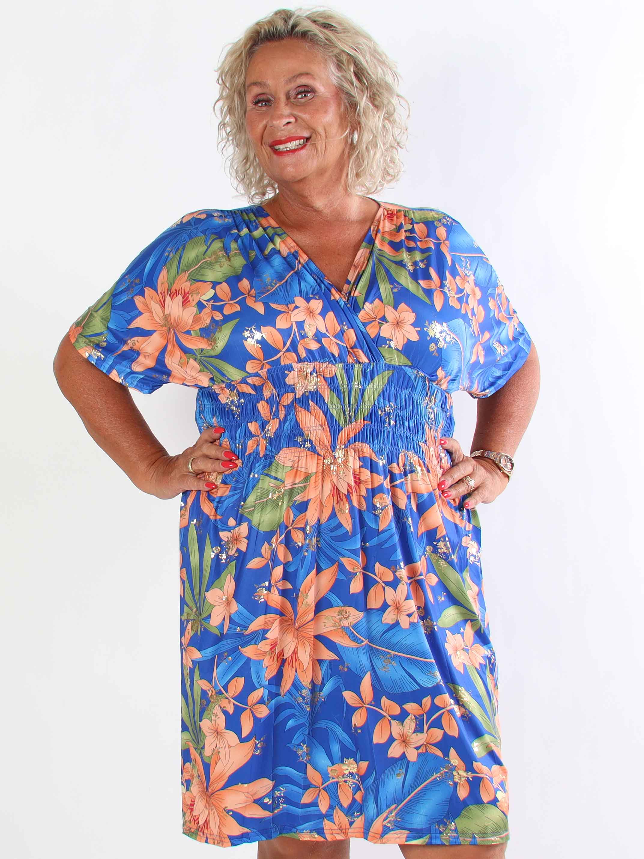 Pams New Leaf Short - Plus size kjole med farvet blomsterprint og guld detaljer