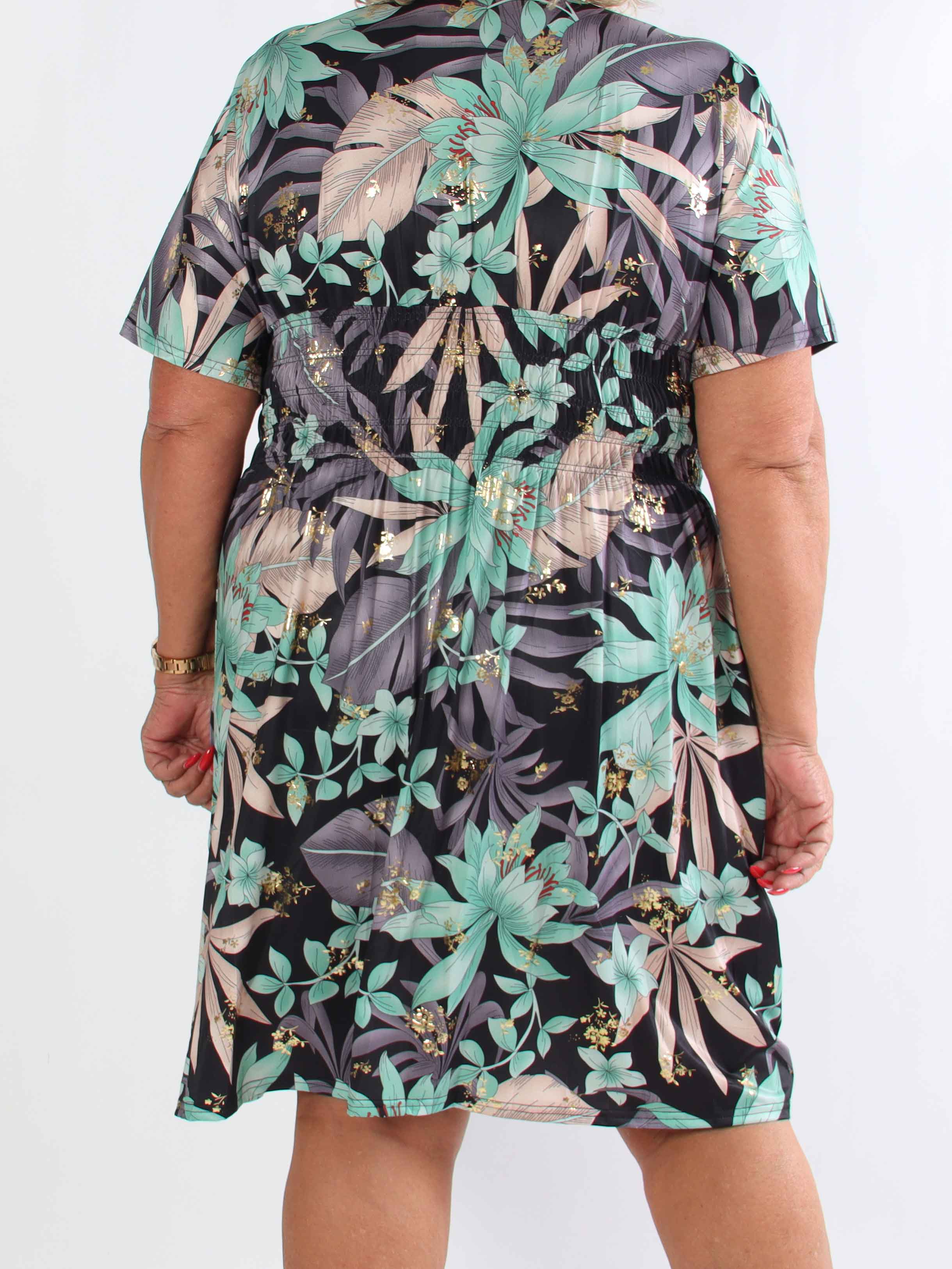 Pams New Leaf Short - Plus size kjole med farvet blomsterprint og guld detaljer