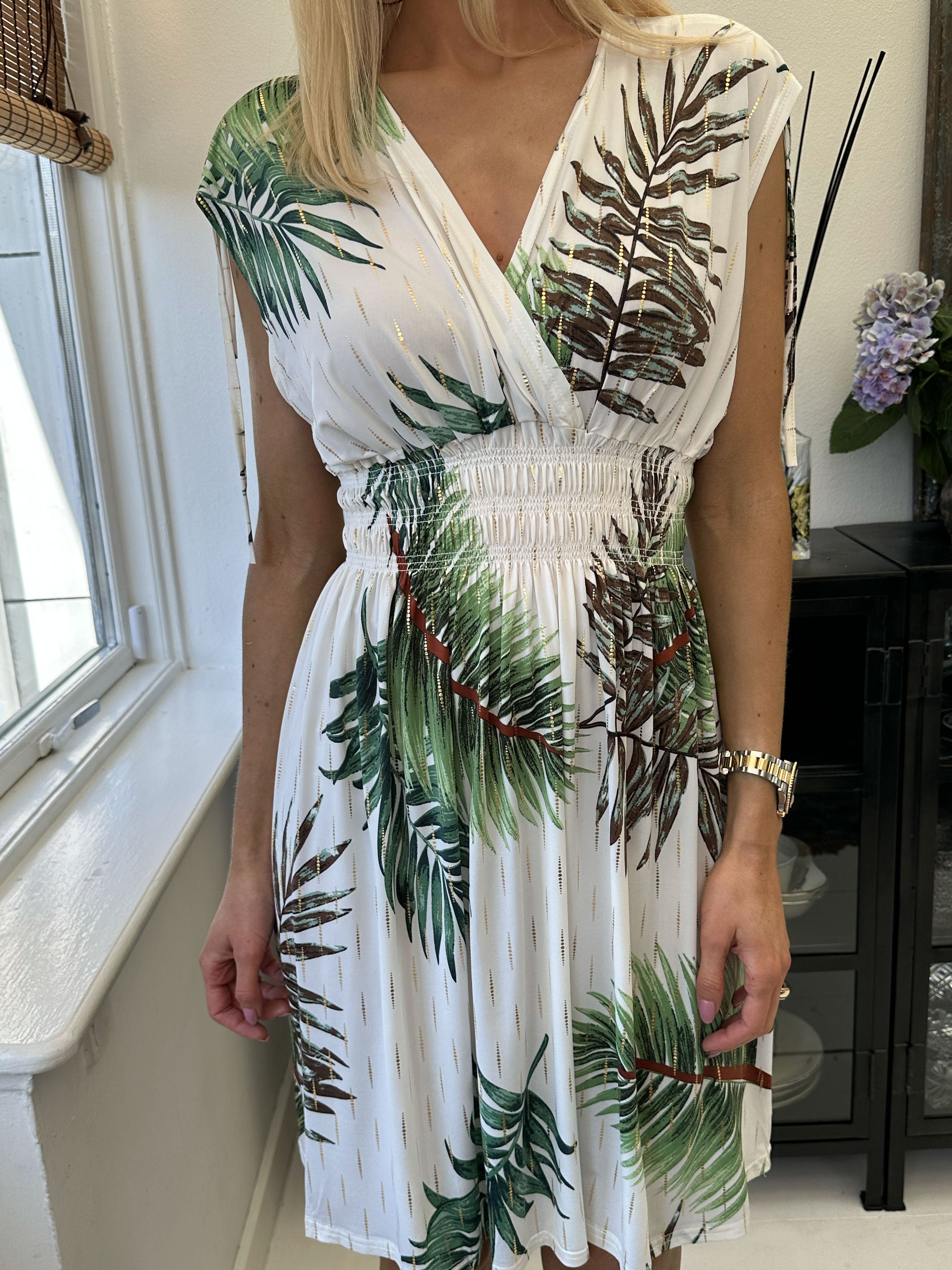 Pams palm Short - Kort elastisk kjole i krølfrit stof