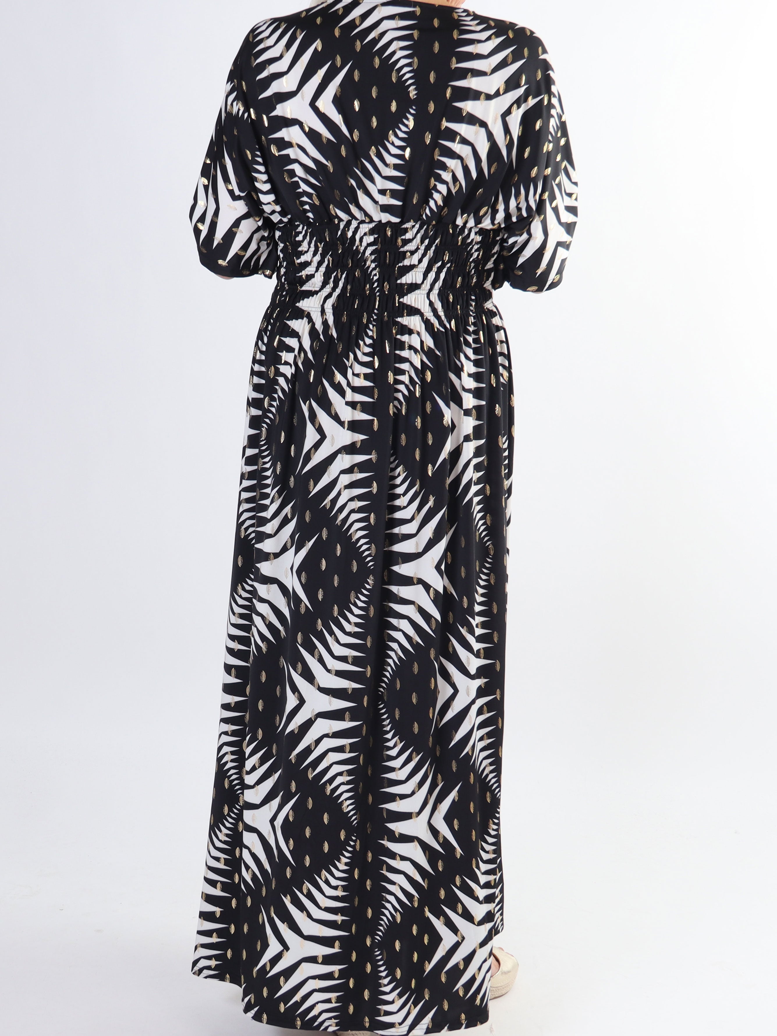 Pams Pattern - Lang elastisk plus size kjole i krølfrit stof