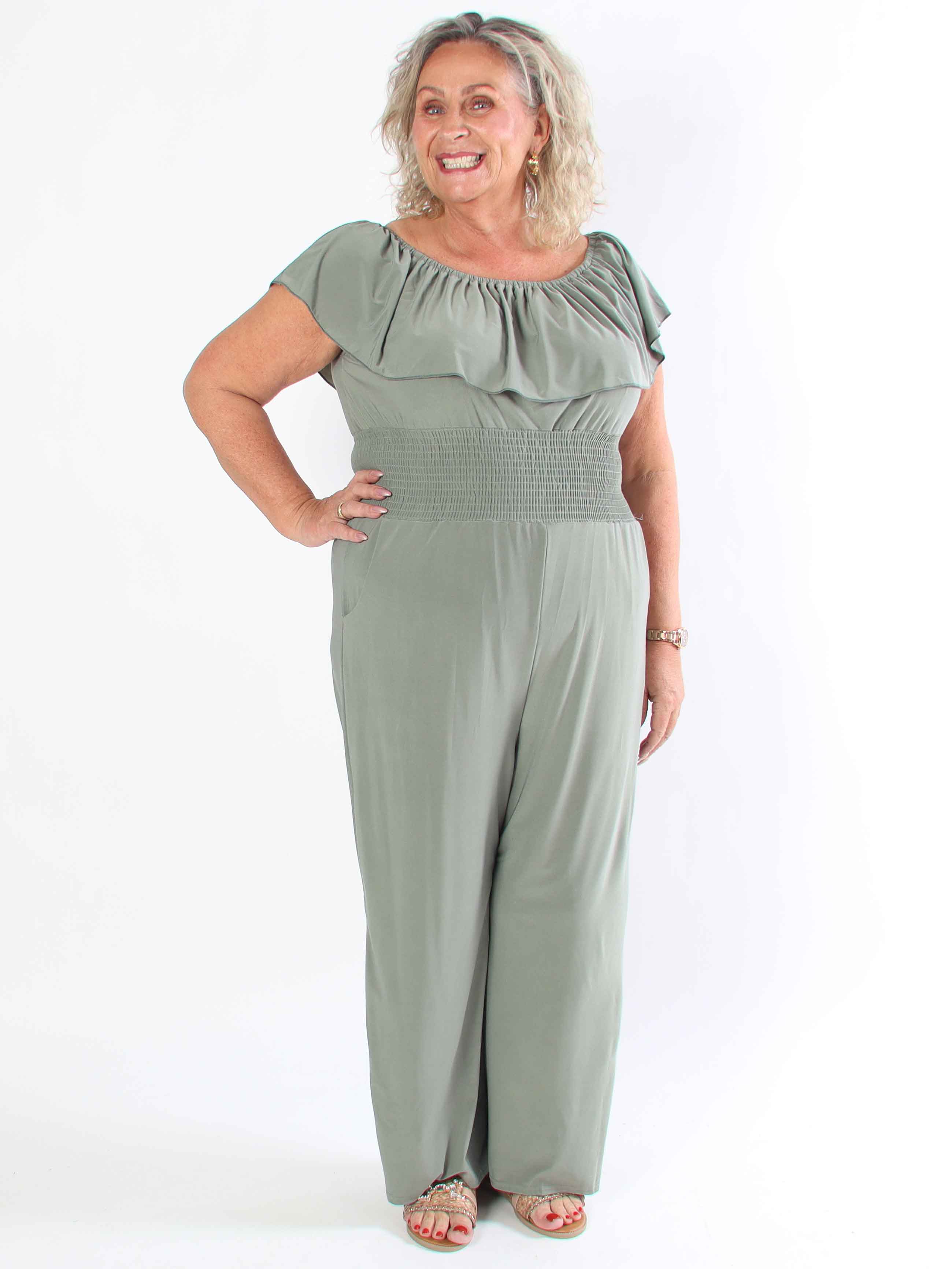 Pams Plain Frill Jumpsuit - Elastisk plus size buksedragt med smock og flæse