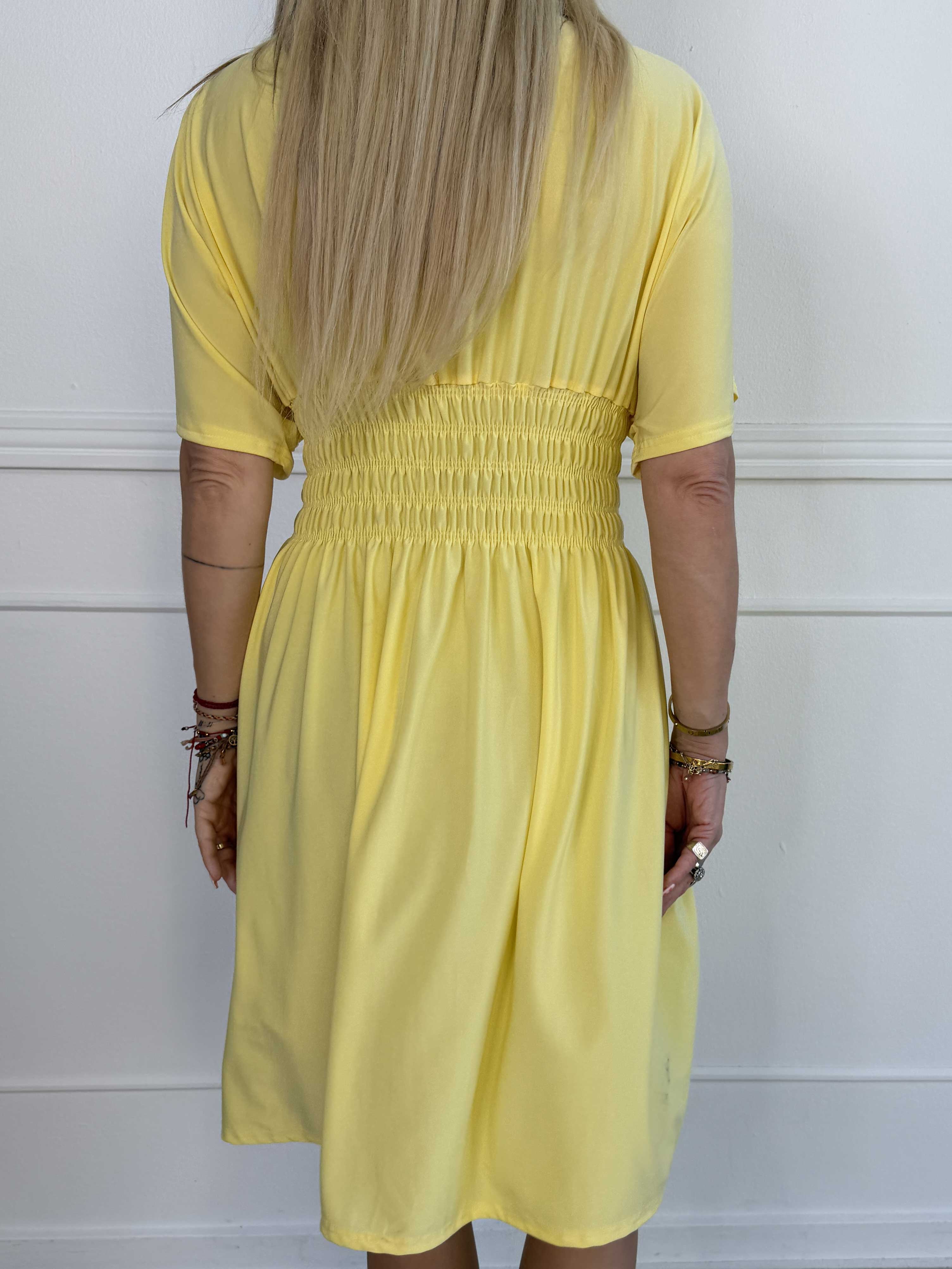 Pams Plain Short - Elastisk kjole med smock i taljen